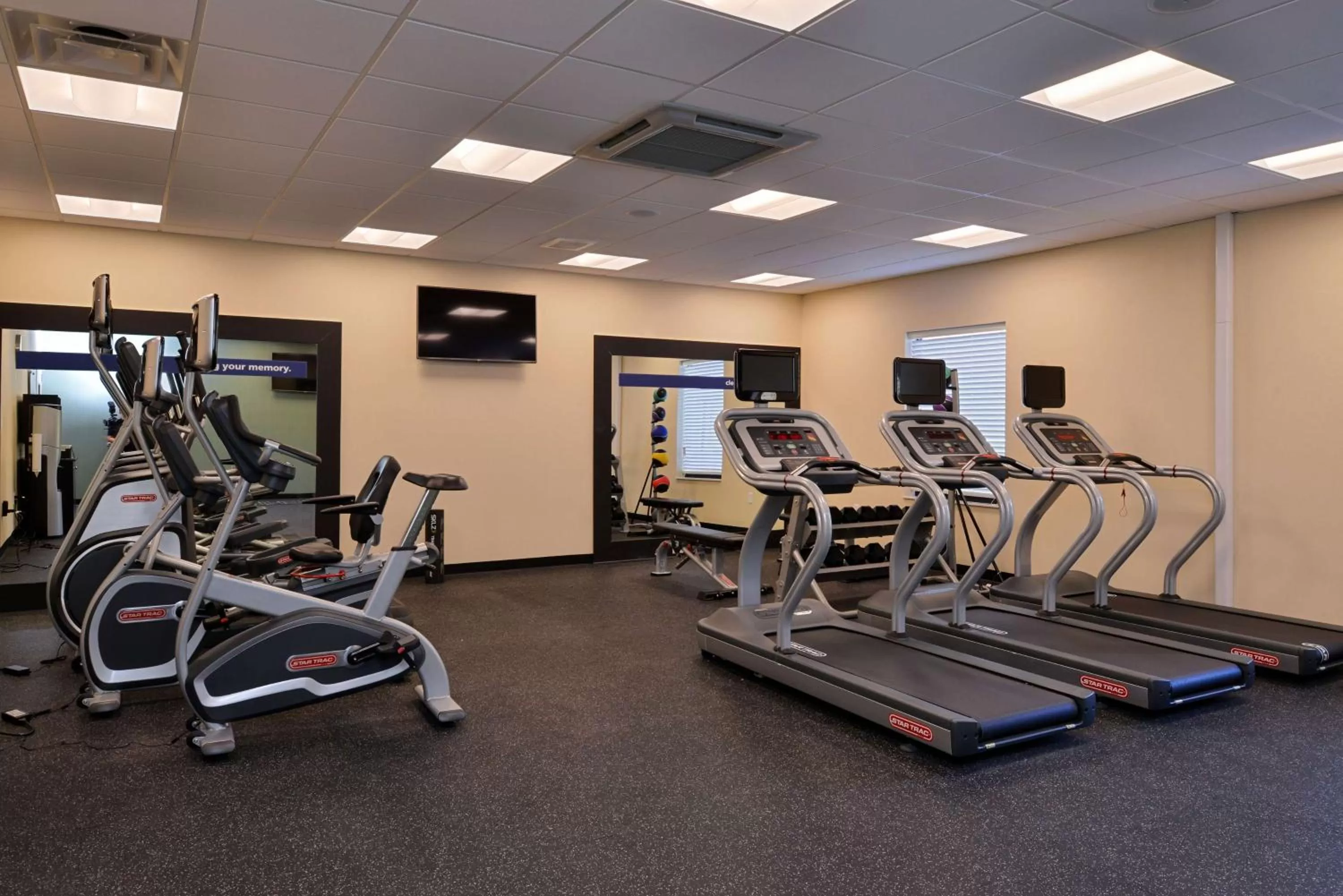 Fitness centre/facilities in Hampton Inn & Suites Albany-East Greenbush, NY