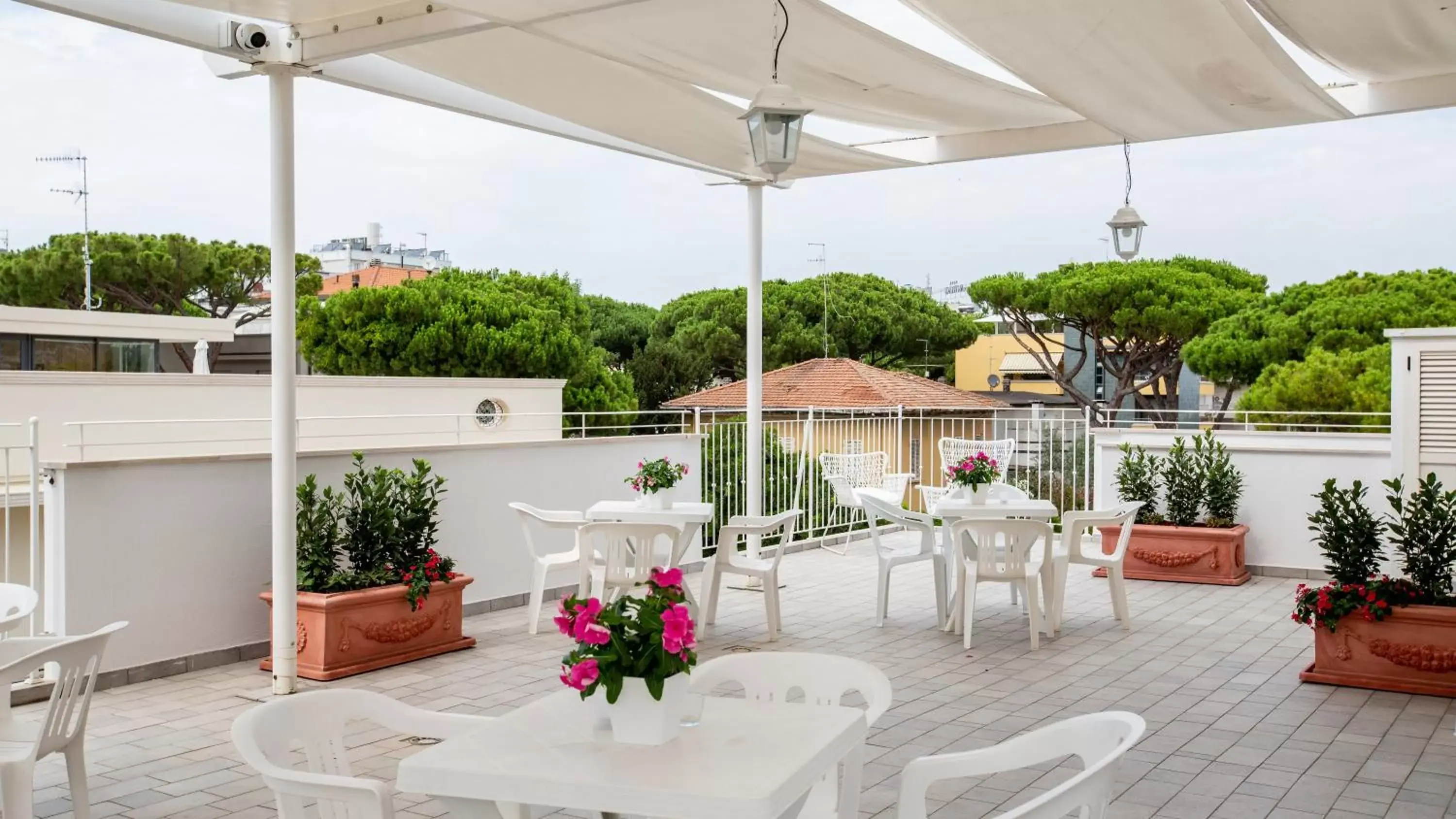 Balcony/Terrace, Restaurant/Places to Eat in BeYou Hotel Villa Rosa