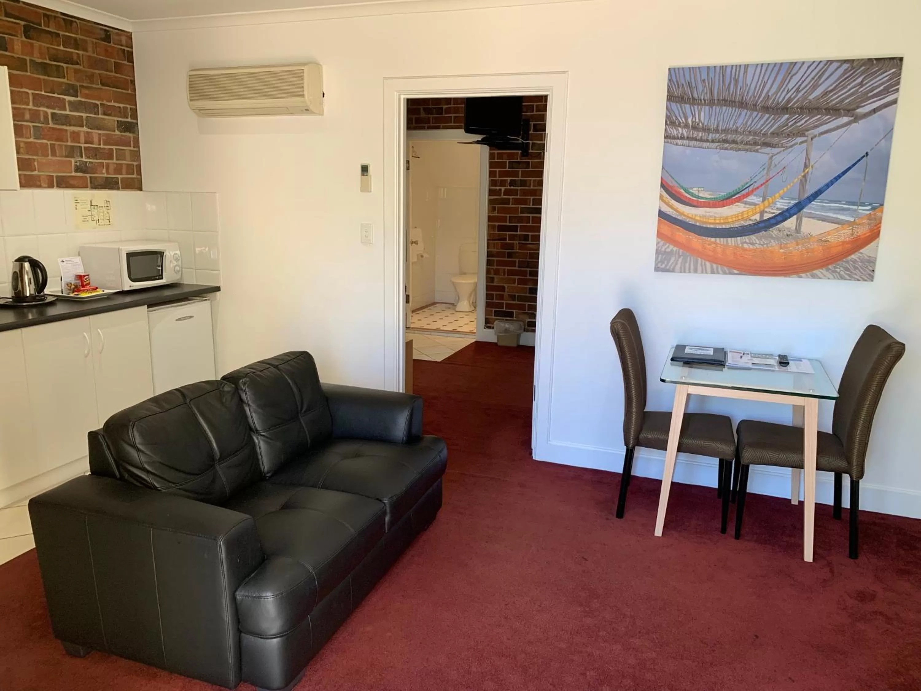 Coffee/tea facilities in Ensenada Motor Inn and Suites