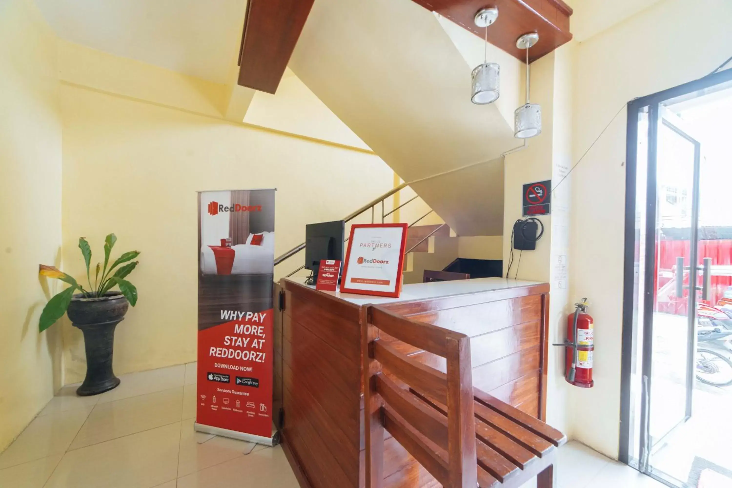 Lobby or reception in RedDoorz @ D Maagma Street Lobby or reception in RedDoorz @ D Maagma Street