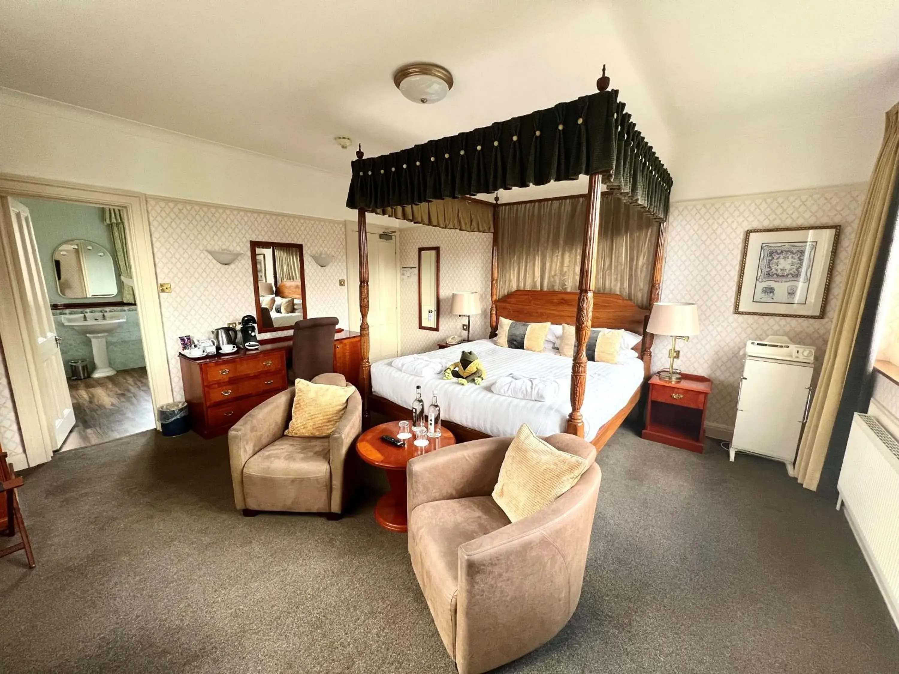 Four Poster Room in Passford House Hotel