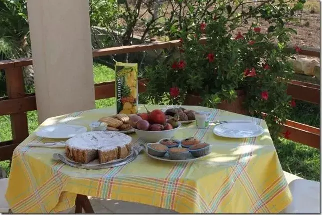 Balcony/Terrace, Breakfast in B&B Villa Francesco