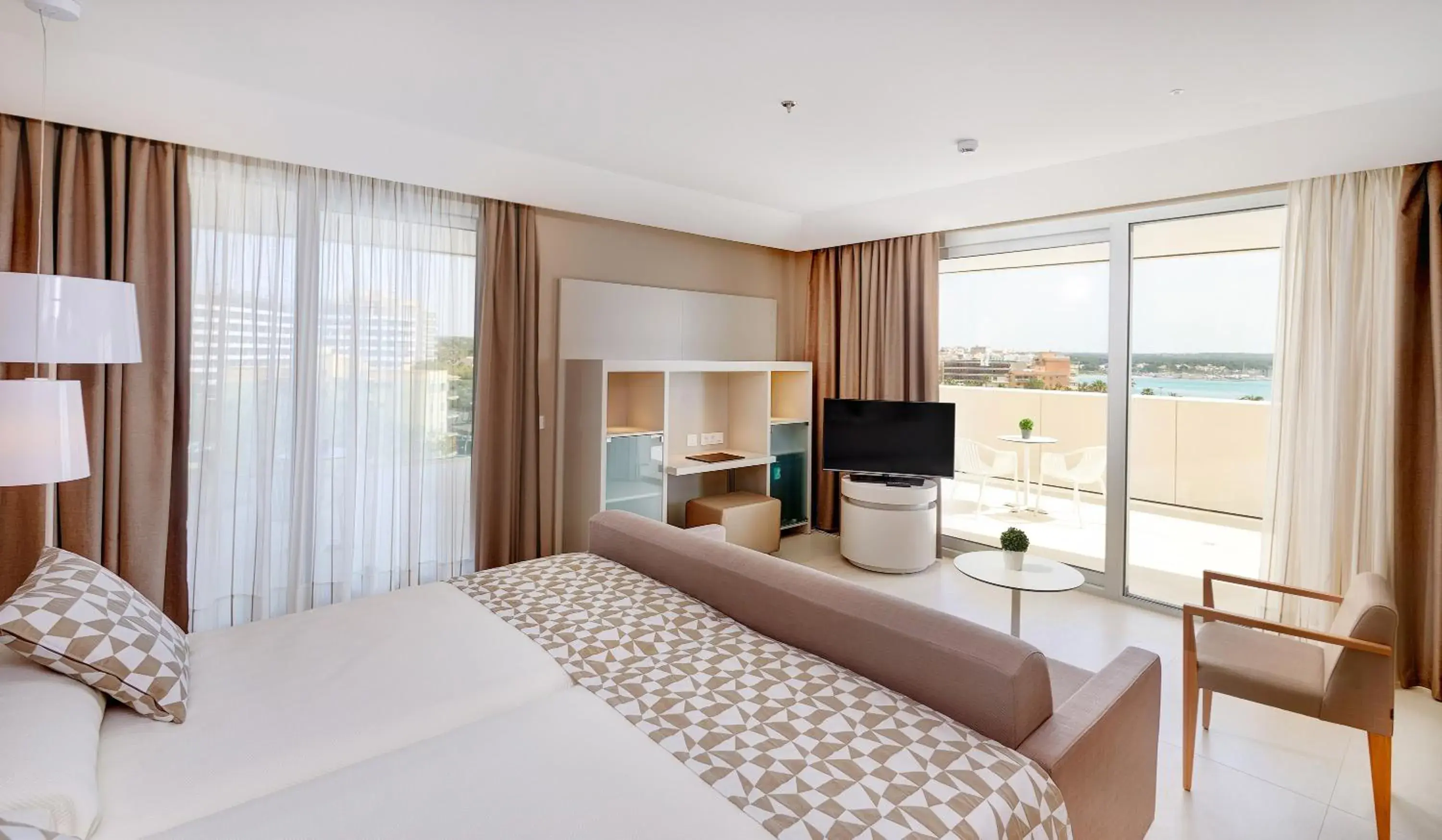 Bed in Hipotels Gran Playa de Palma Bed in Hipotels Gran Playa de Palma