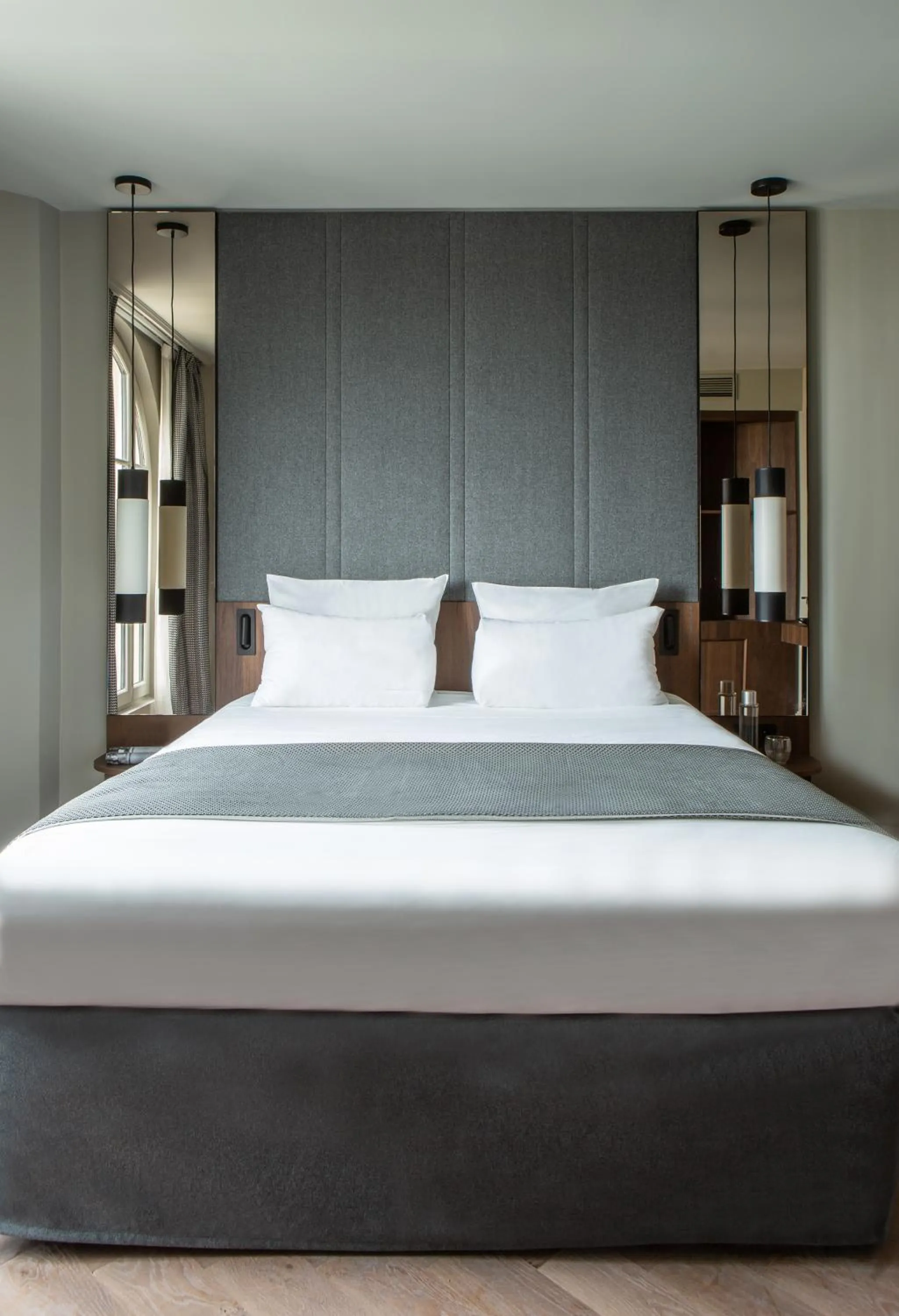 Bed in ibis Styles Paris Gare du Nord TGV