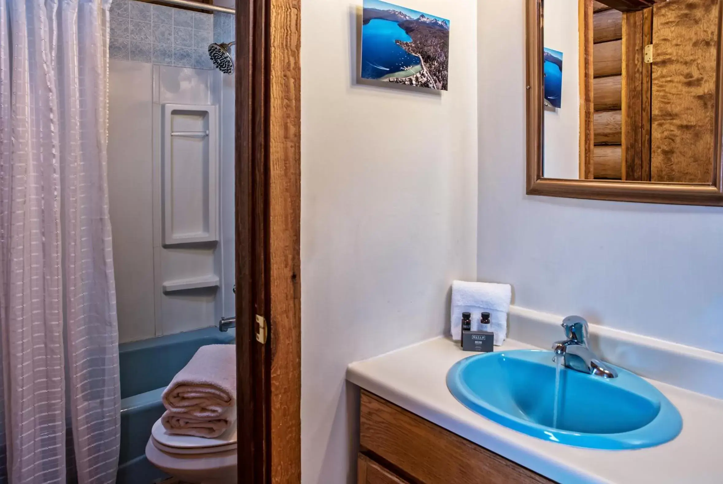 Bathroom in Triangle C Cabins