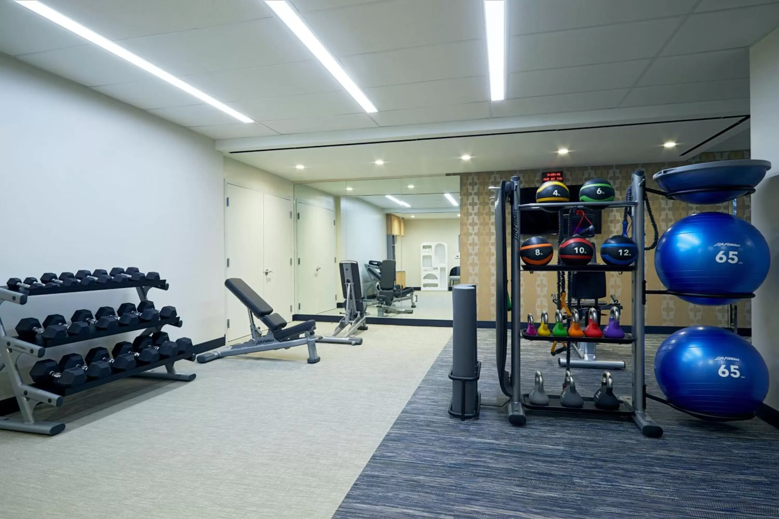 Fitness centre/facilities, Fitness Center/Facilities in Courtyard by Marriott Santa Barbara Downtown