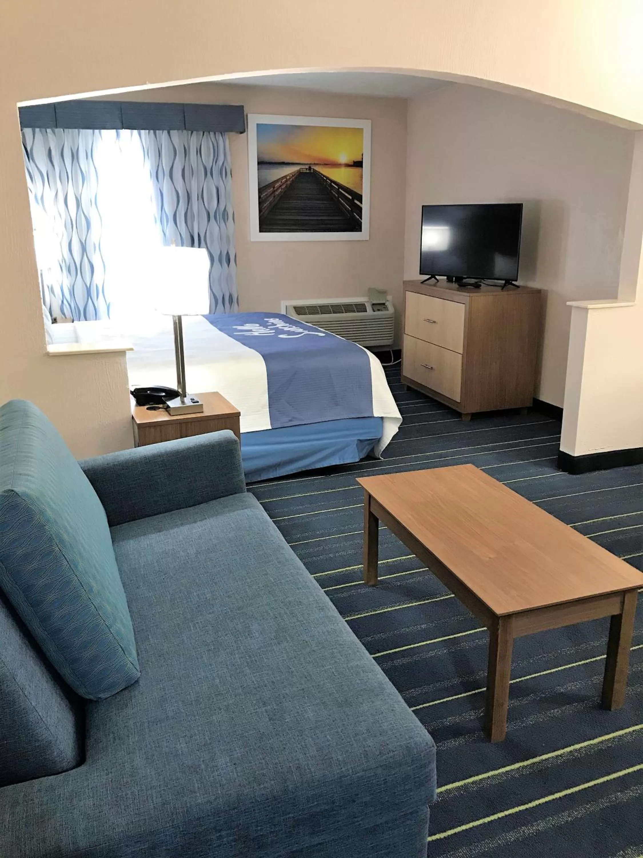 TV and multimedia, Bed in Days Inn by Wyndham Panama City
