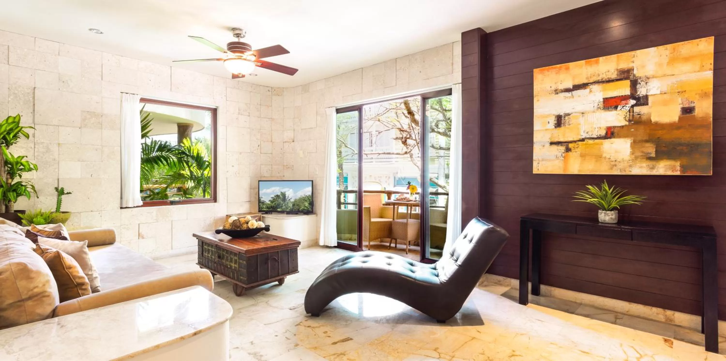 Balcony/Terrace in Maya Villa Condo Hotel and Beachclub