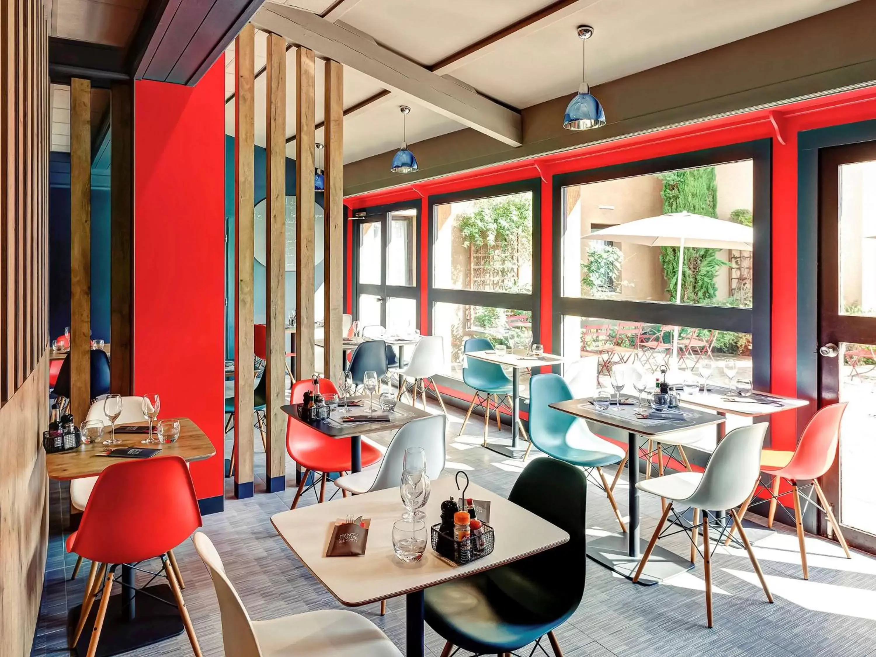 Restaurant/Places to Eat in ibis Lyon Nord