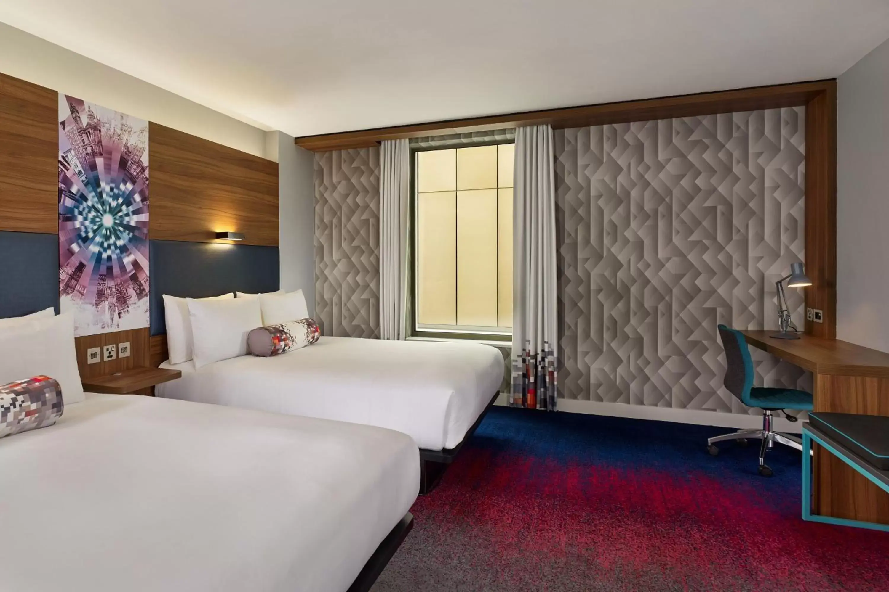 Photo of the whole room, Bed in Aloft Birmingham Eastside