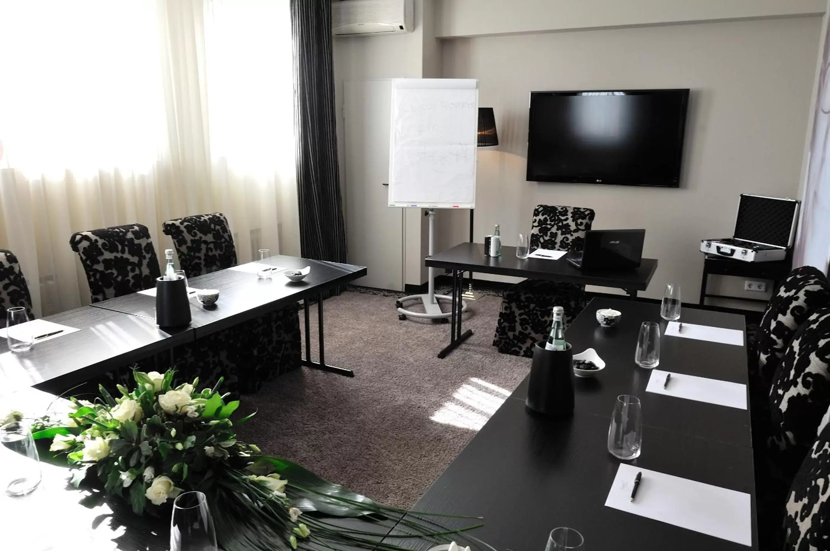 Business facilities in Stage47 Business facilities in Stage47