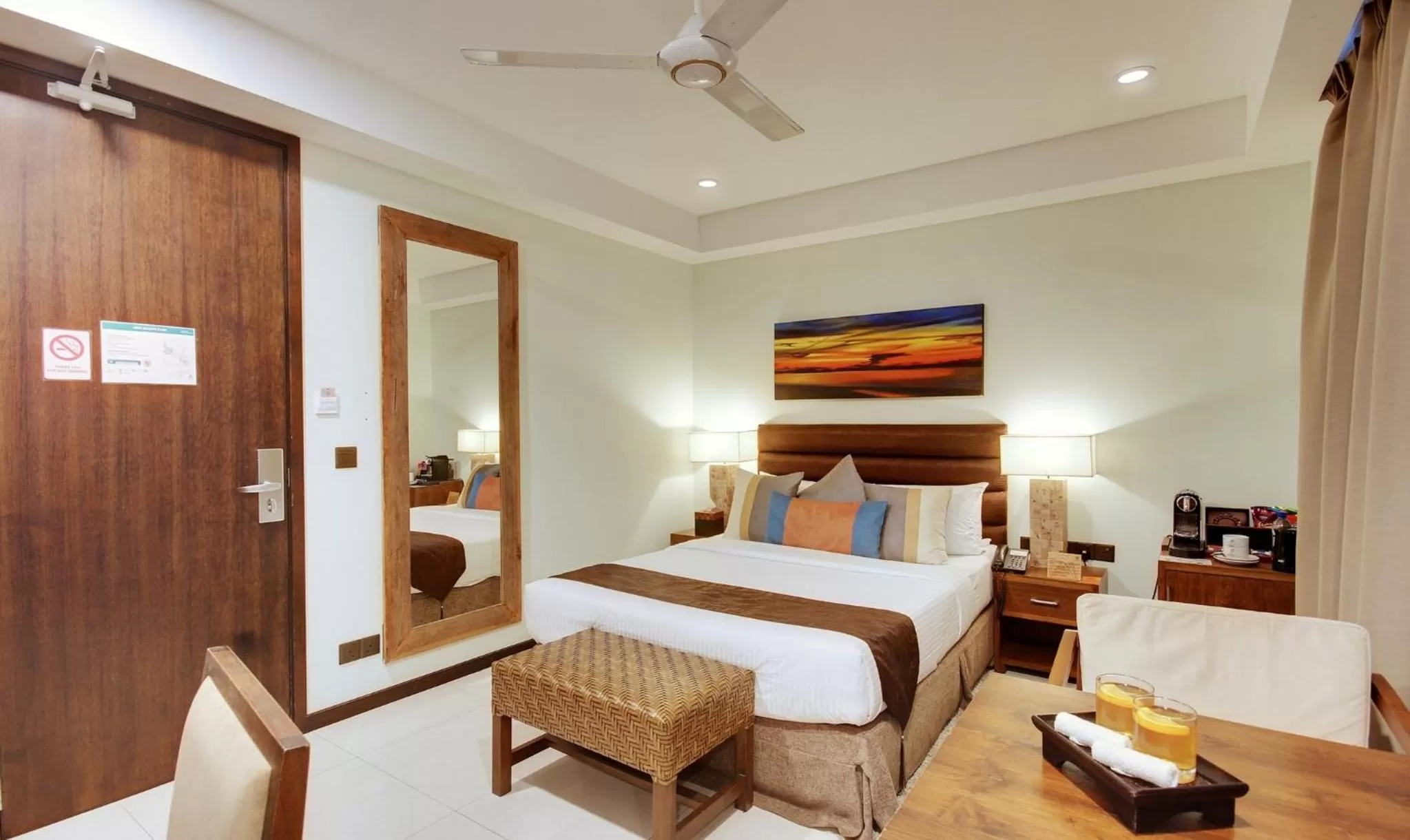 Coffee/tea facilities, Bed in The Somerset Hotel