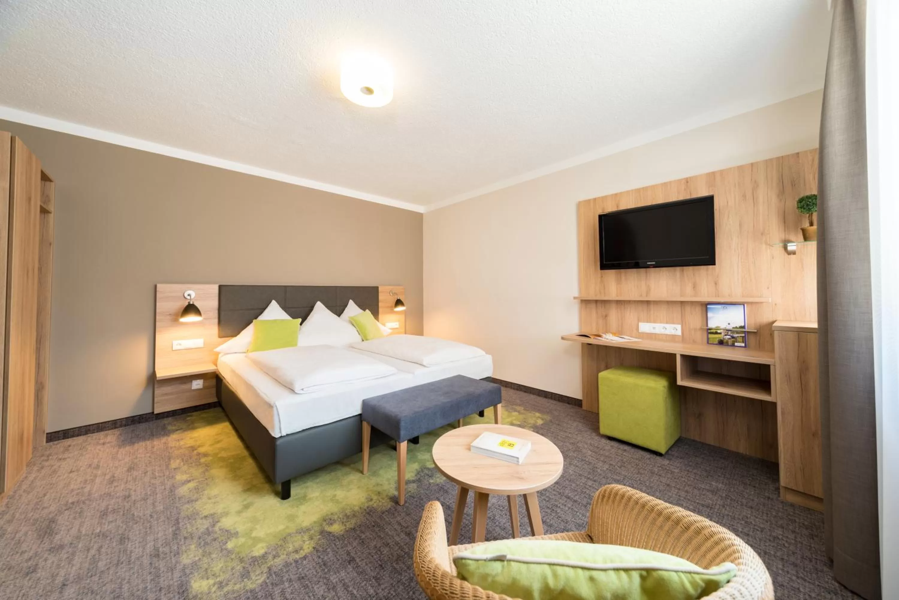 Photo of the whole room, Bed in Pfalzhotel Asselheim