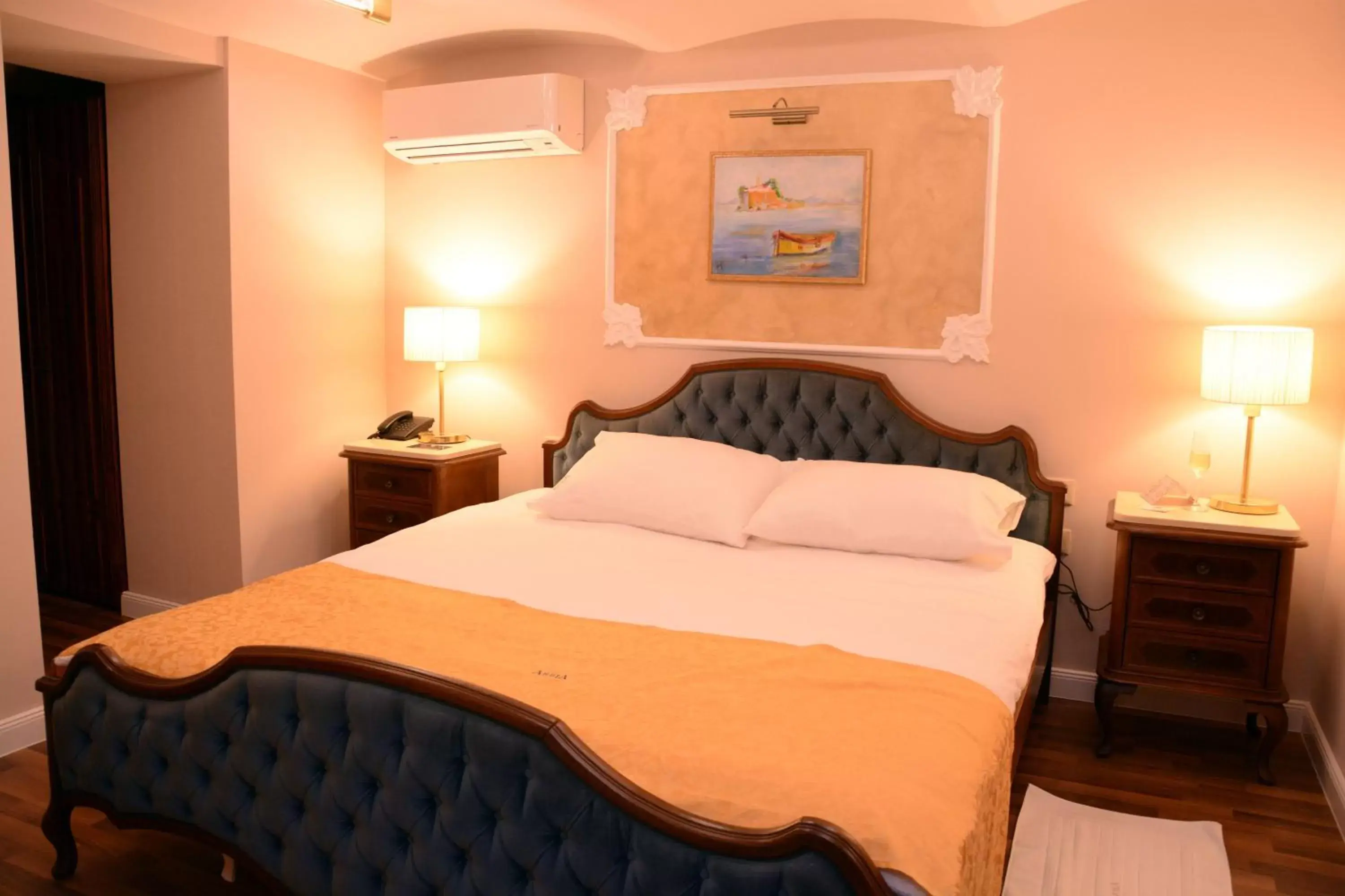 Small Double Room in Arbia Dorka Heritage Palace Small Double Room in Arbia Dorka Heritage Palace