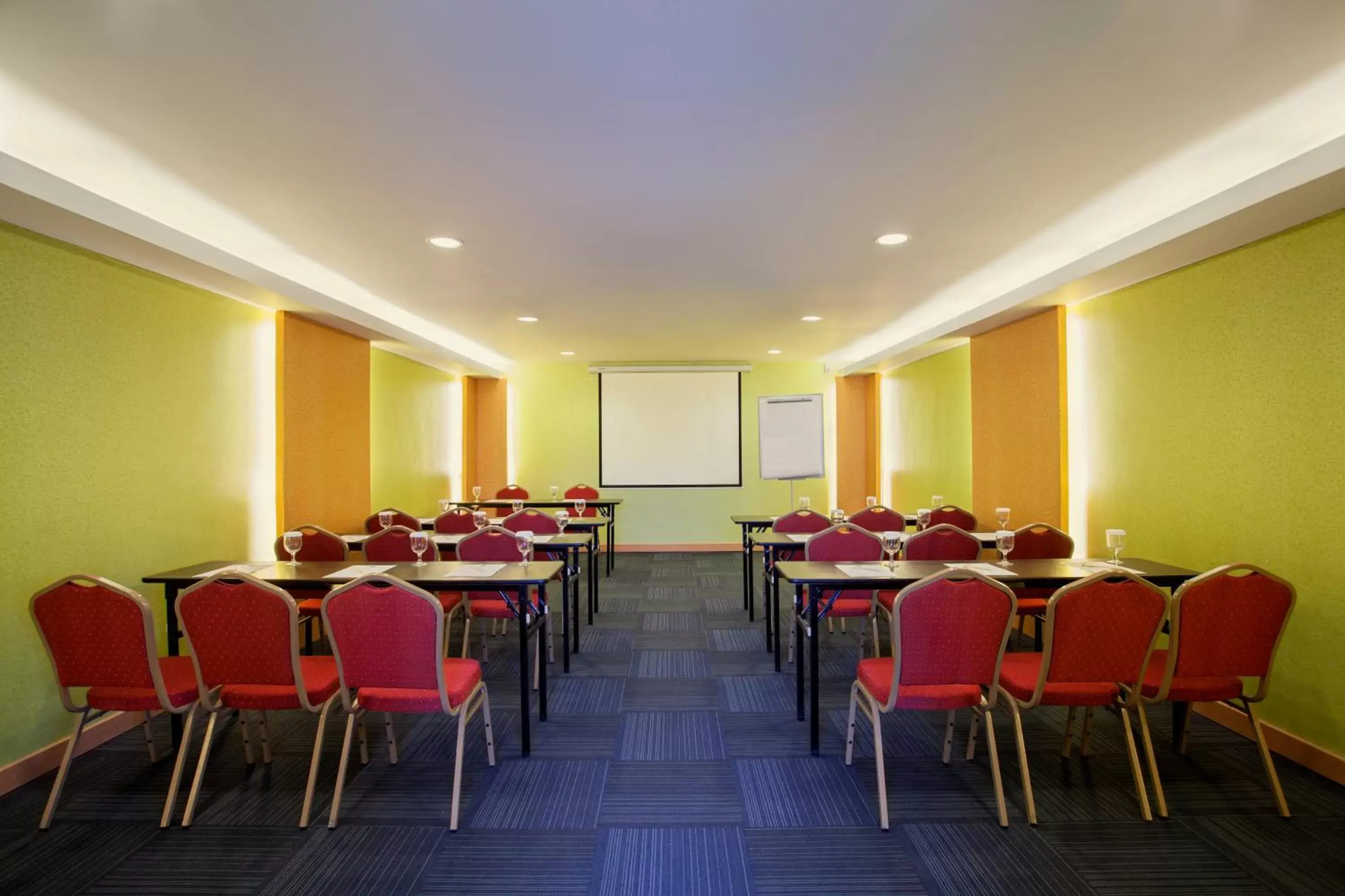 Banquet/Function facilities in Ibis Budget Semarang Tendean - CHSE Certified