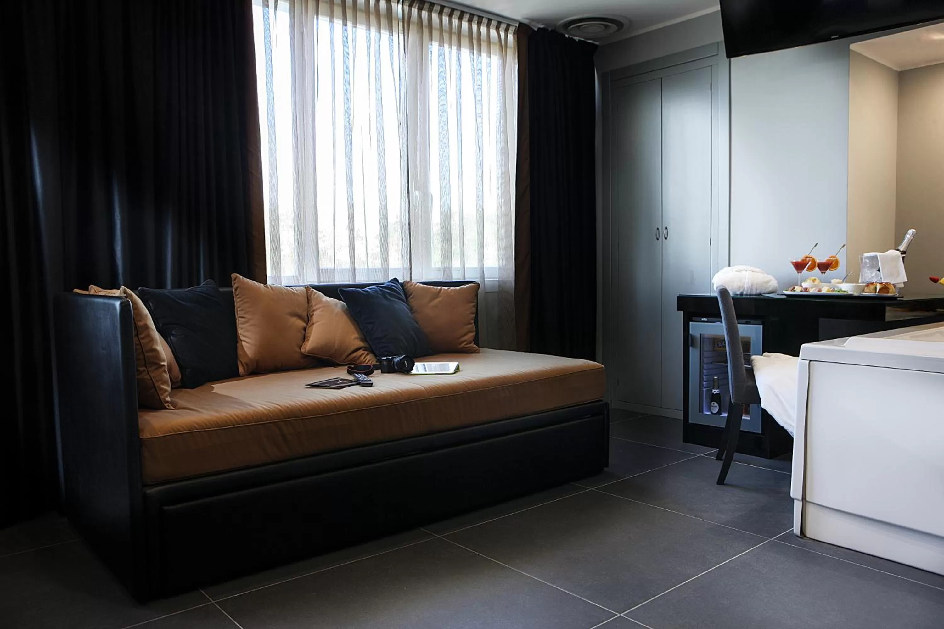 Bedroom in Best Western JFK Hotel