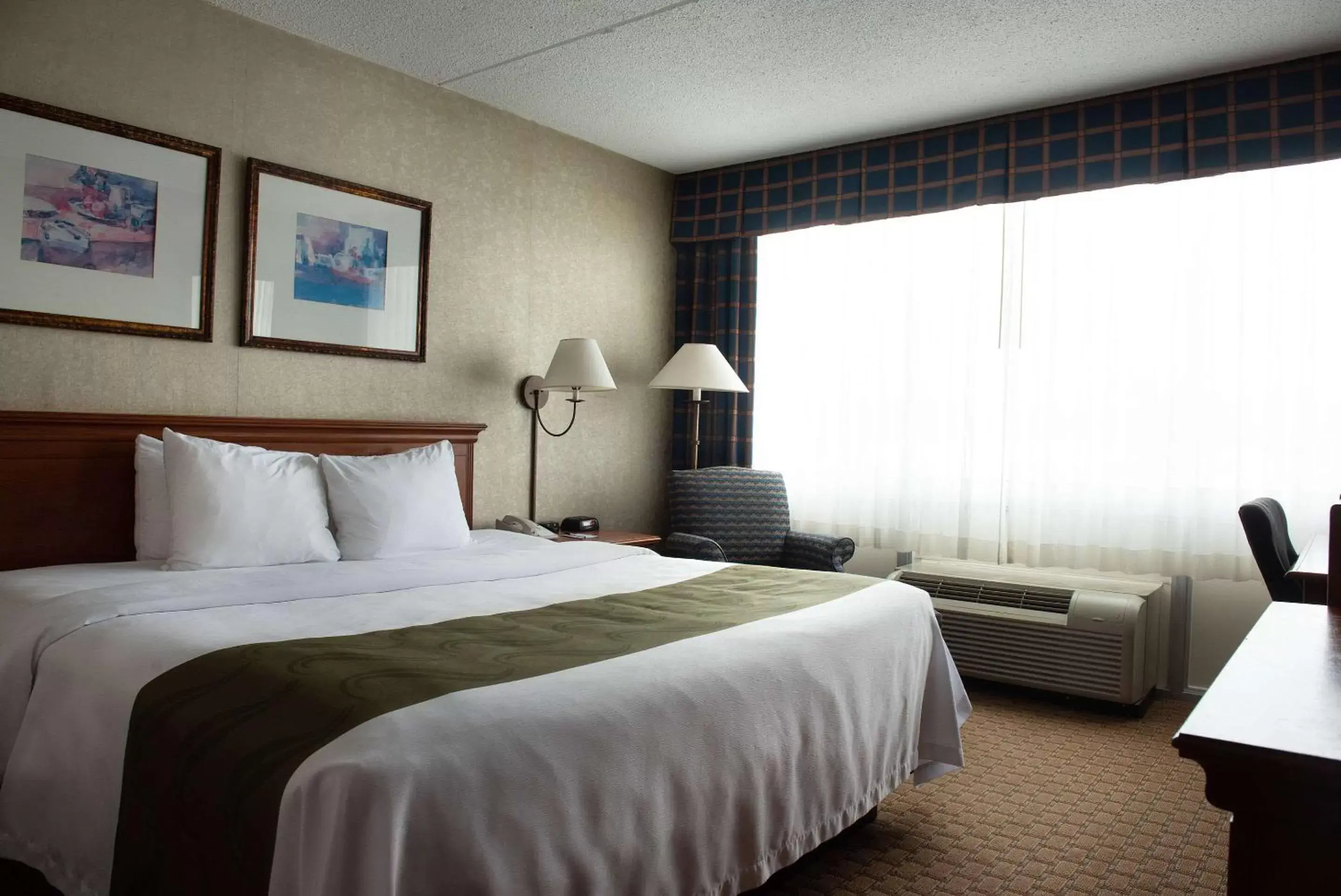 Photo of the whole room, Bed in Quality Inn Beckley