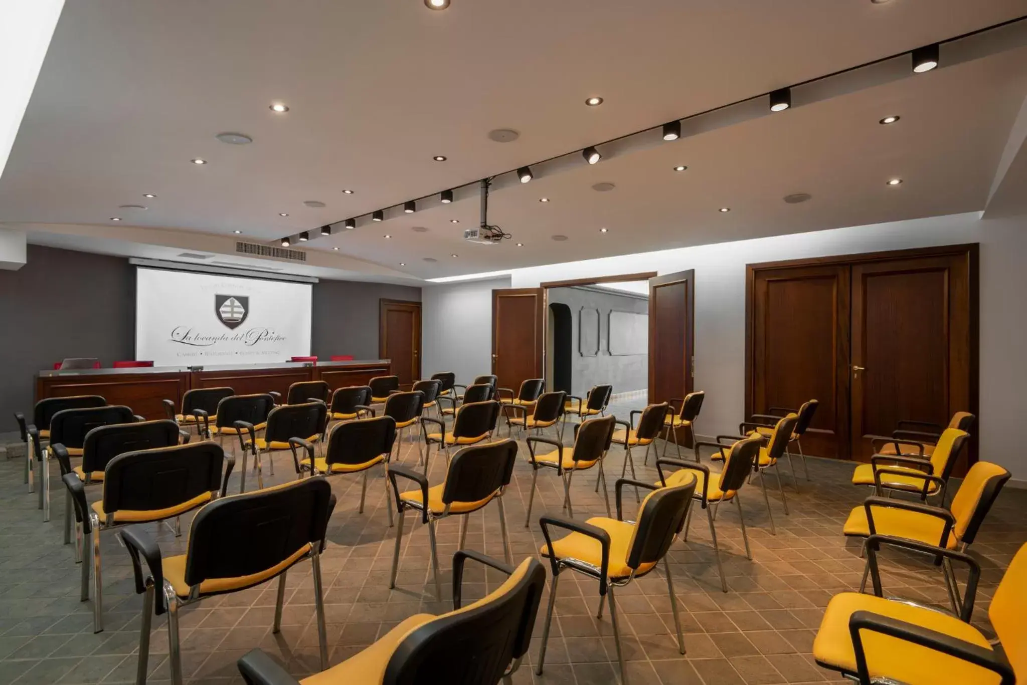 Meeting/conference room in La Locanda Del Pontefice - Luxury Country House