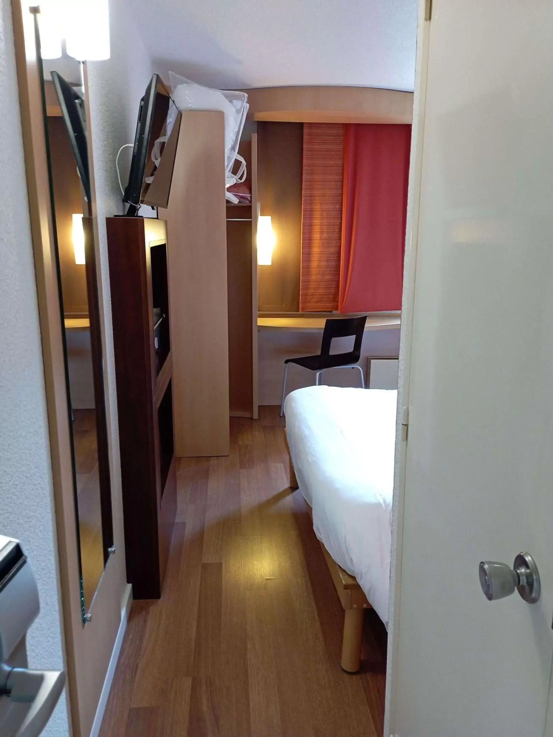 Bedroom, Bed in ibis les Etangs des Moines Bedroom, Bed in ibis les Etangs des Moines