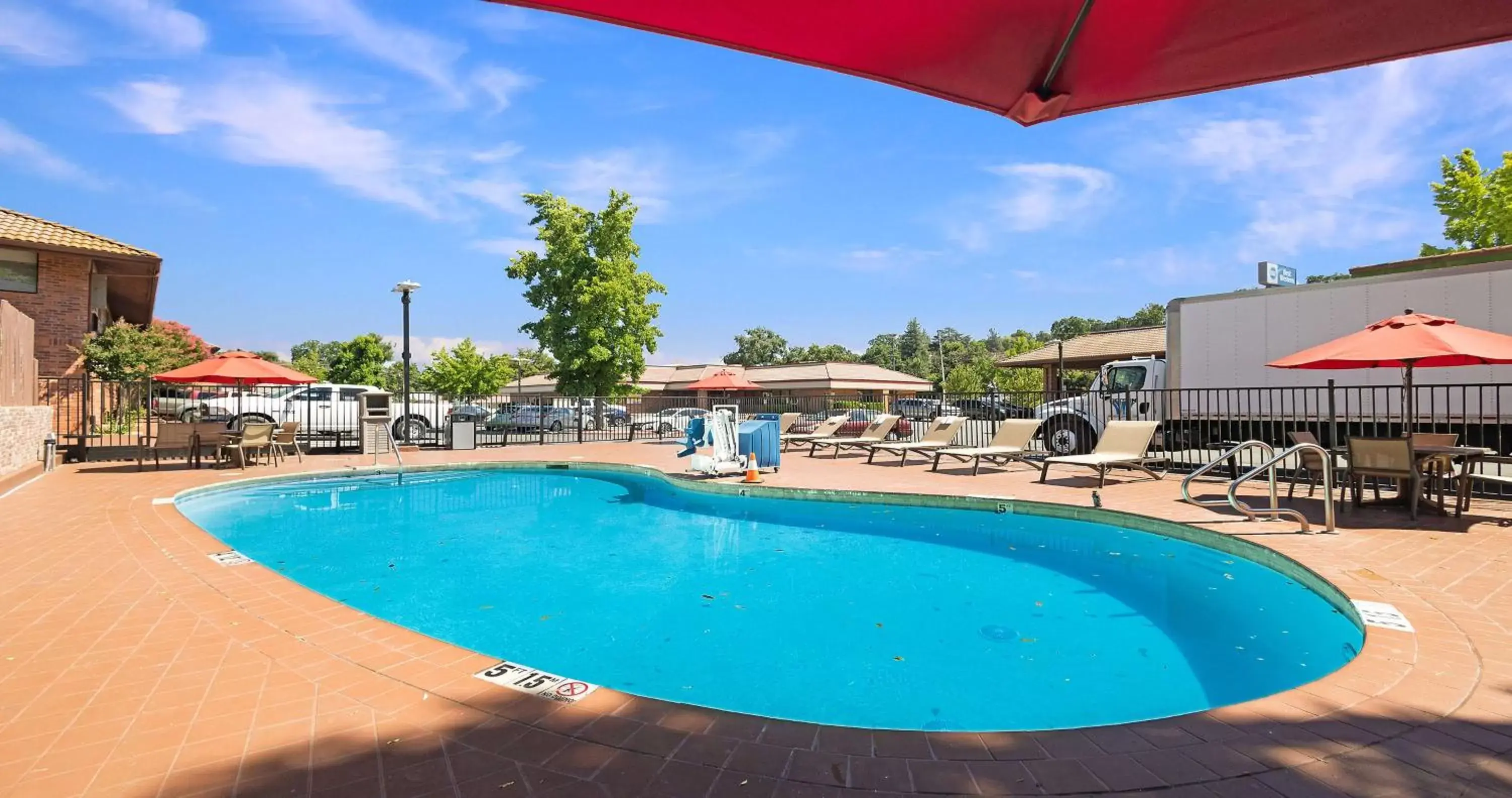 Pool view, Swimming Pool in Best Western Amador Inn