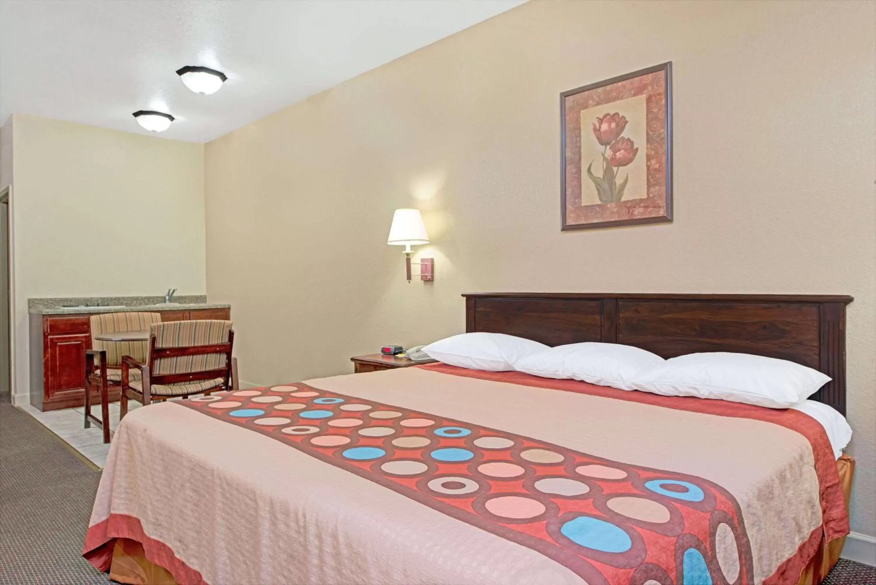 Photo of the whole room, Bed in Super 8 by Wyndham St. Louis Airport Photo of the whole room, Bed in Super 8 by Wyndham St. Louis Airport