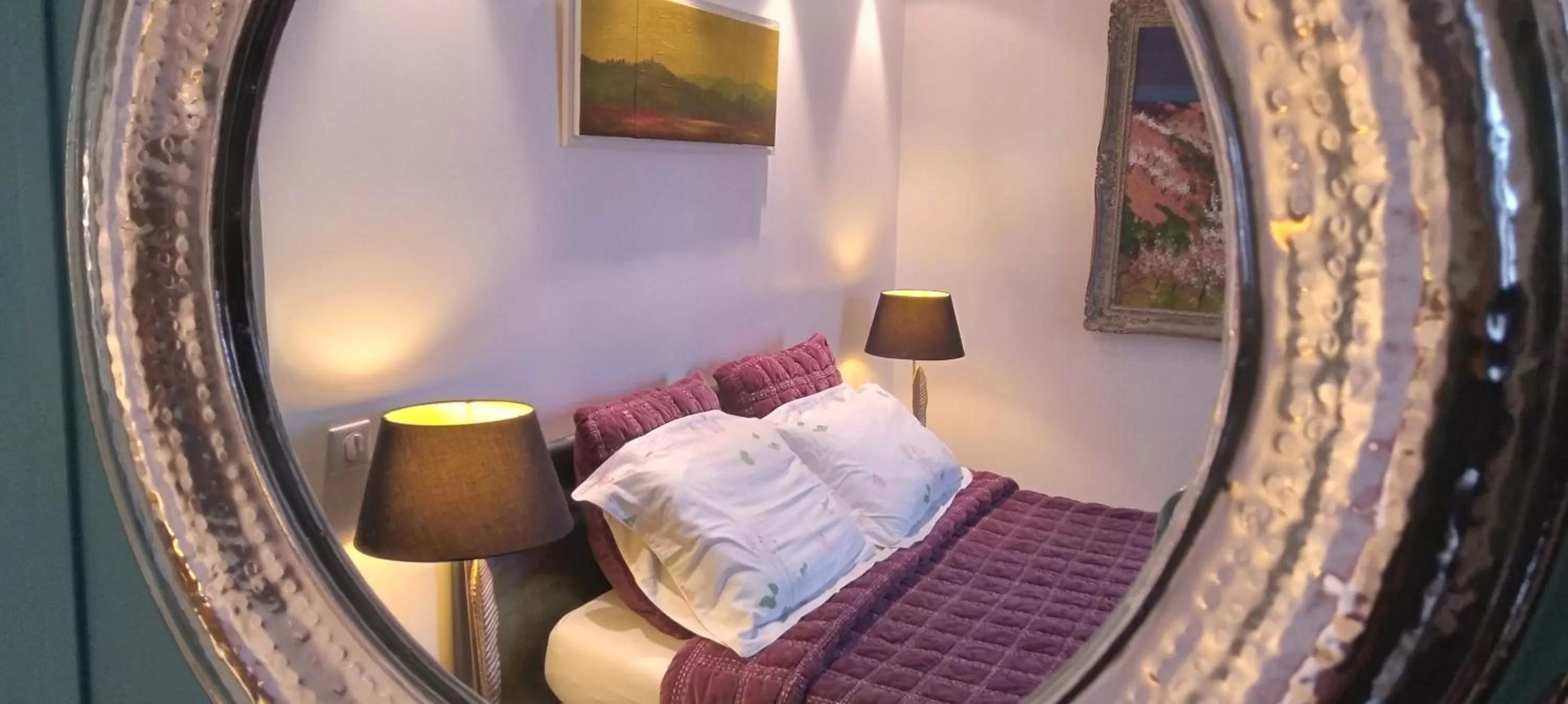 Bed, Seating Area in Chambres et Tables d'hôtes du Puits d'Athie