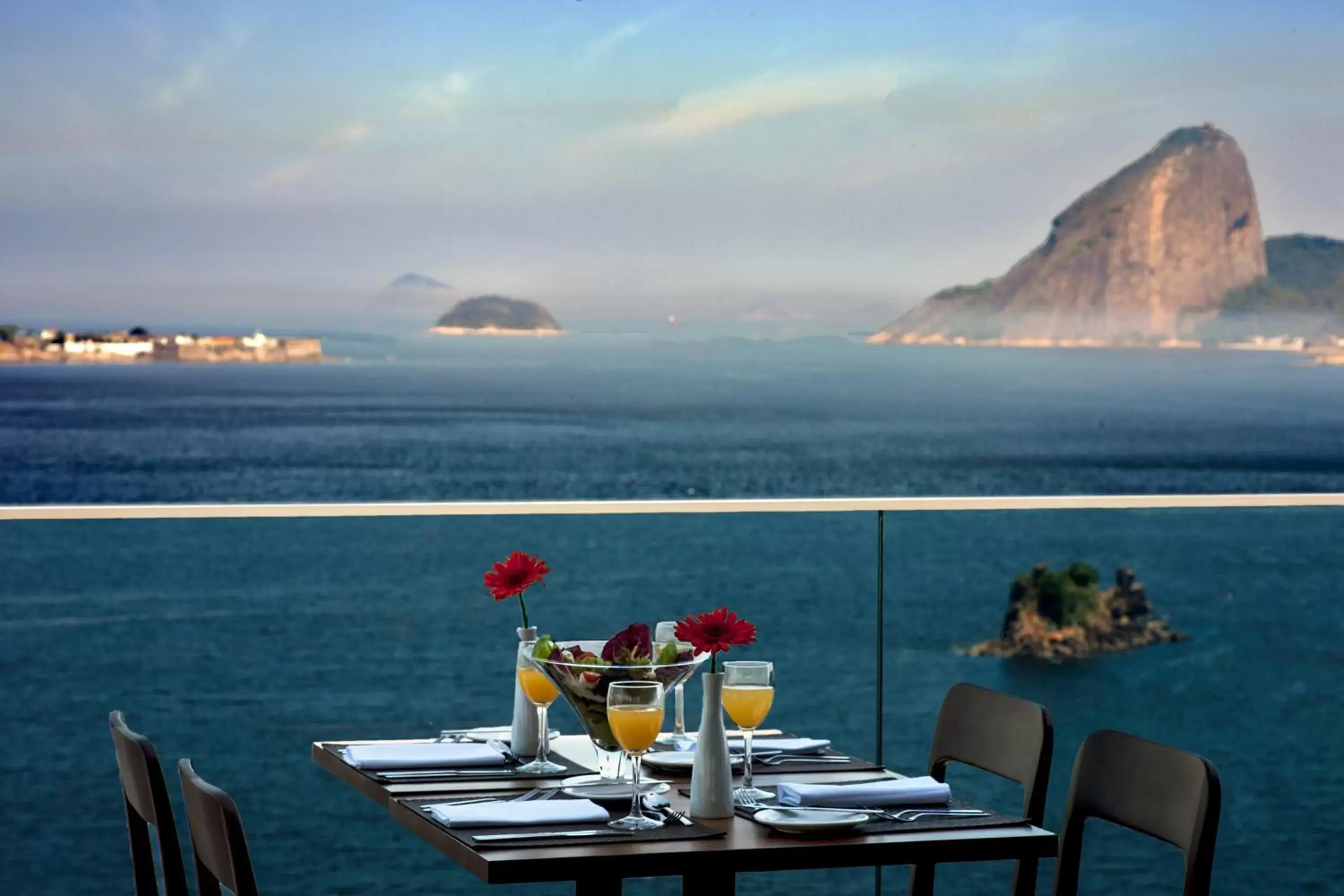 View (from property/room), Restaurant/Places to Eat in H Niteroi Hotel
