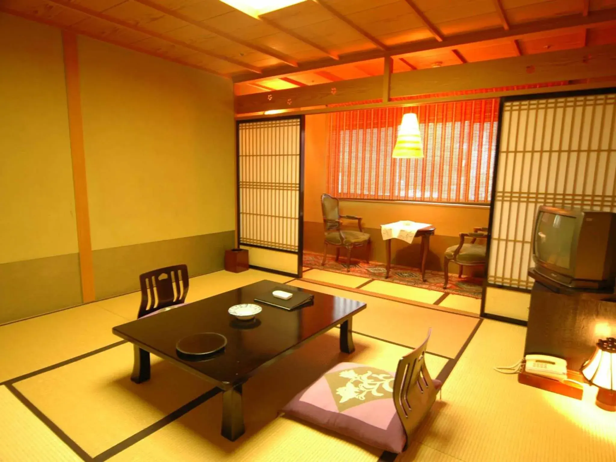 Photo of the whole room, Seating Area in Kyotoya Hotel