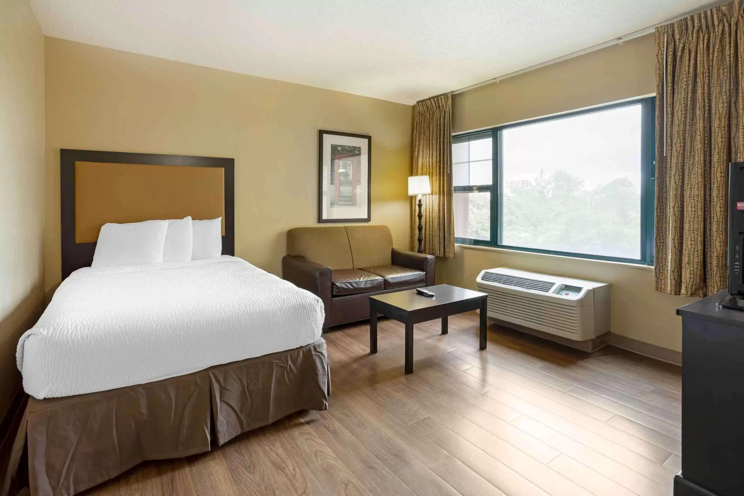 Bedroom in Extended Stay America Suites - Meadowlands - Rutherford