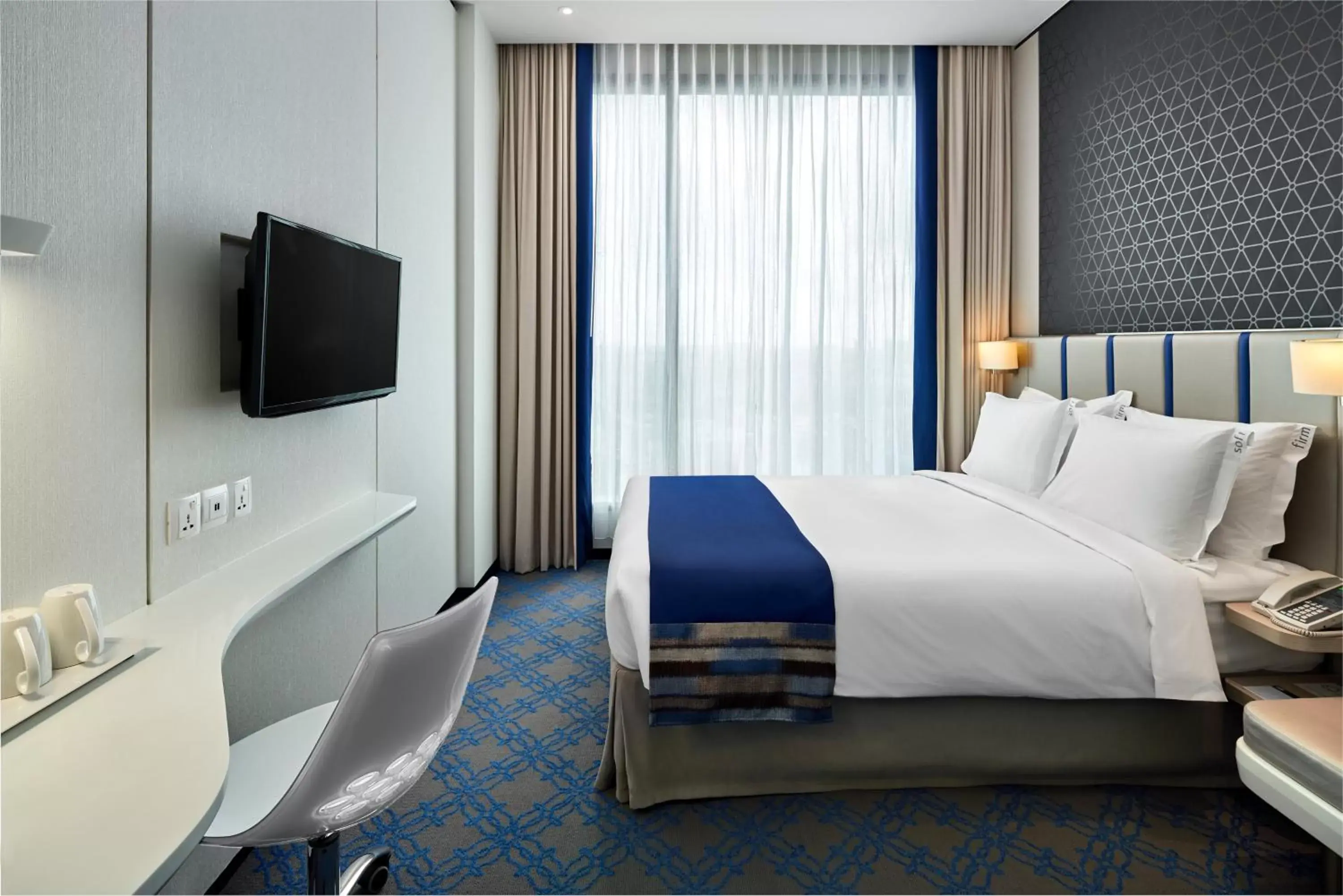 Photo of the whole room, Bed in Holiday Inn Express Singapore Katong, an IHG Hotel