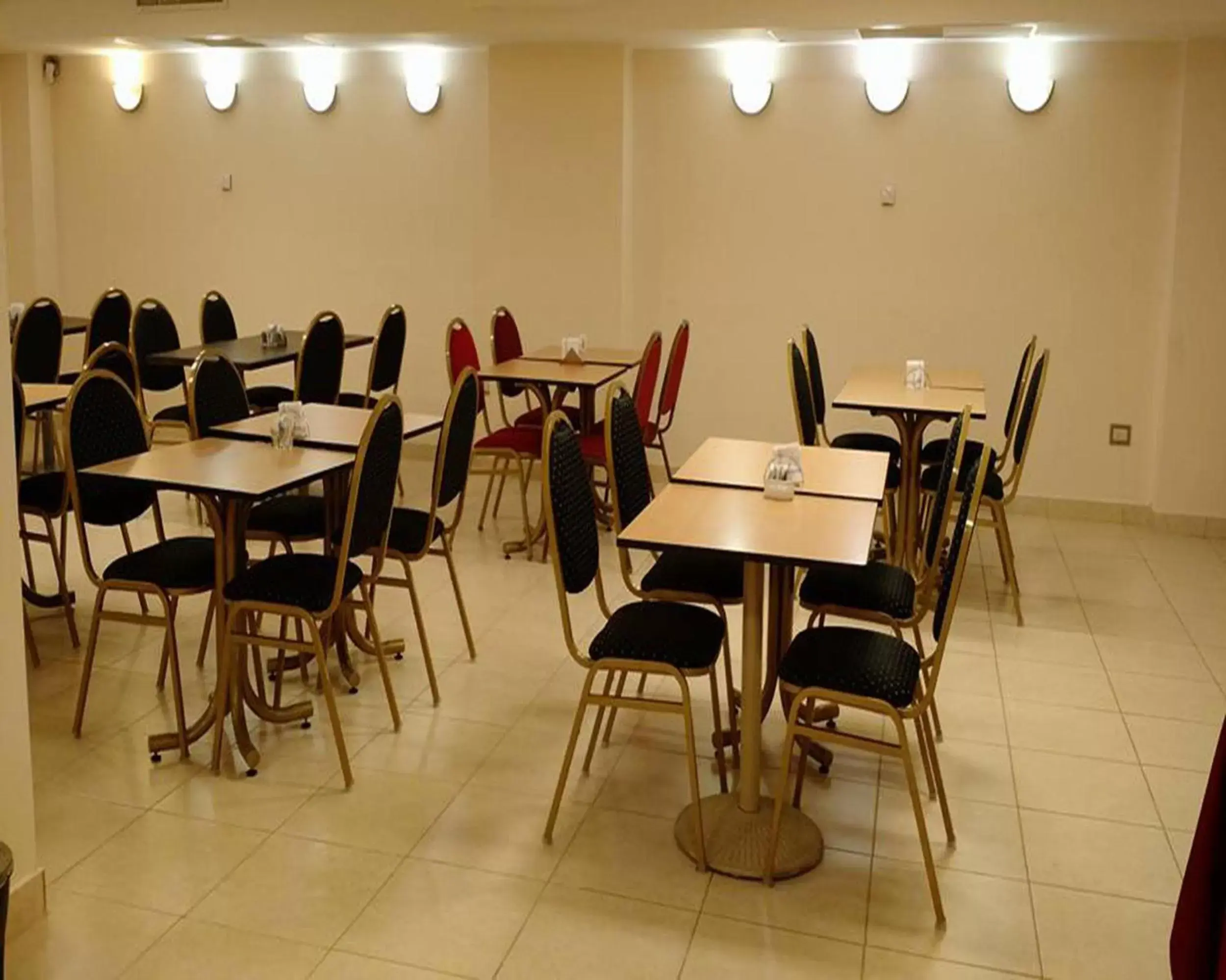 Business facilities, Restaurant/Places to Eat in Hotel El Cortijo