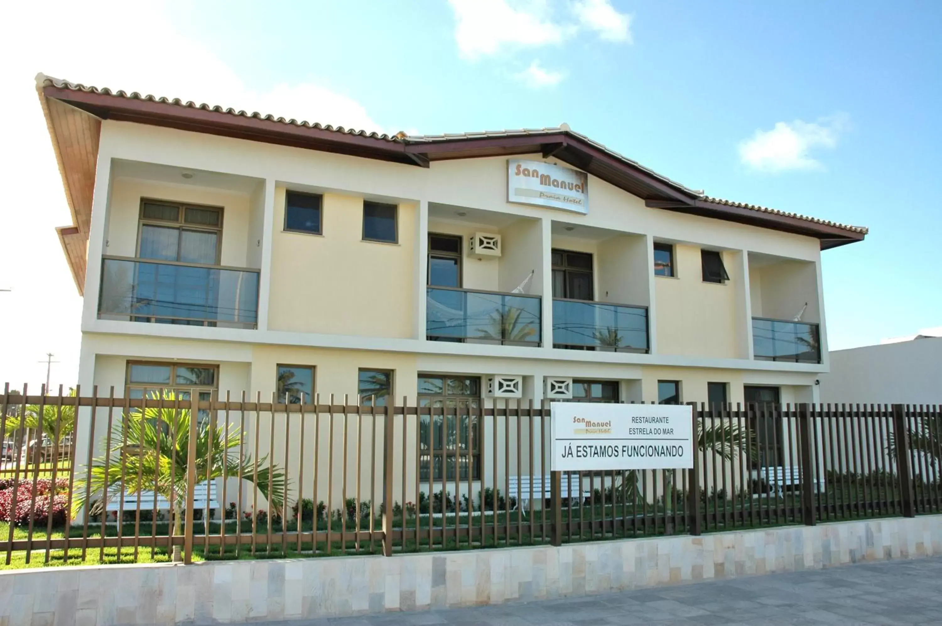 Facade/entrance, Property Building in San Manuel Praia Hotel