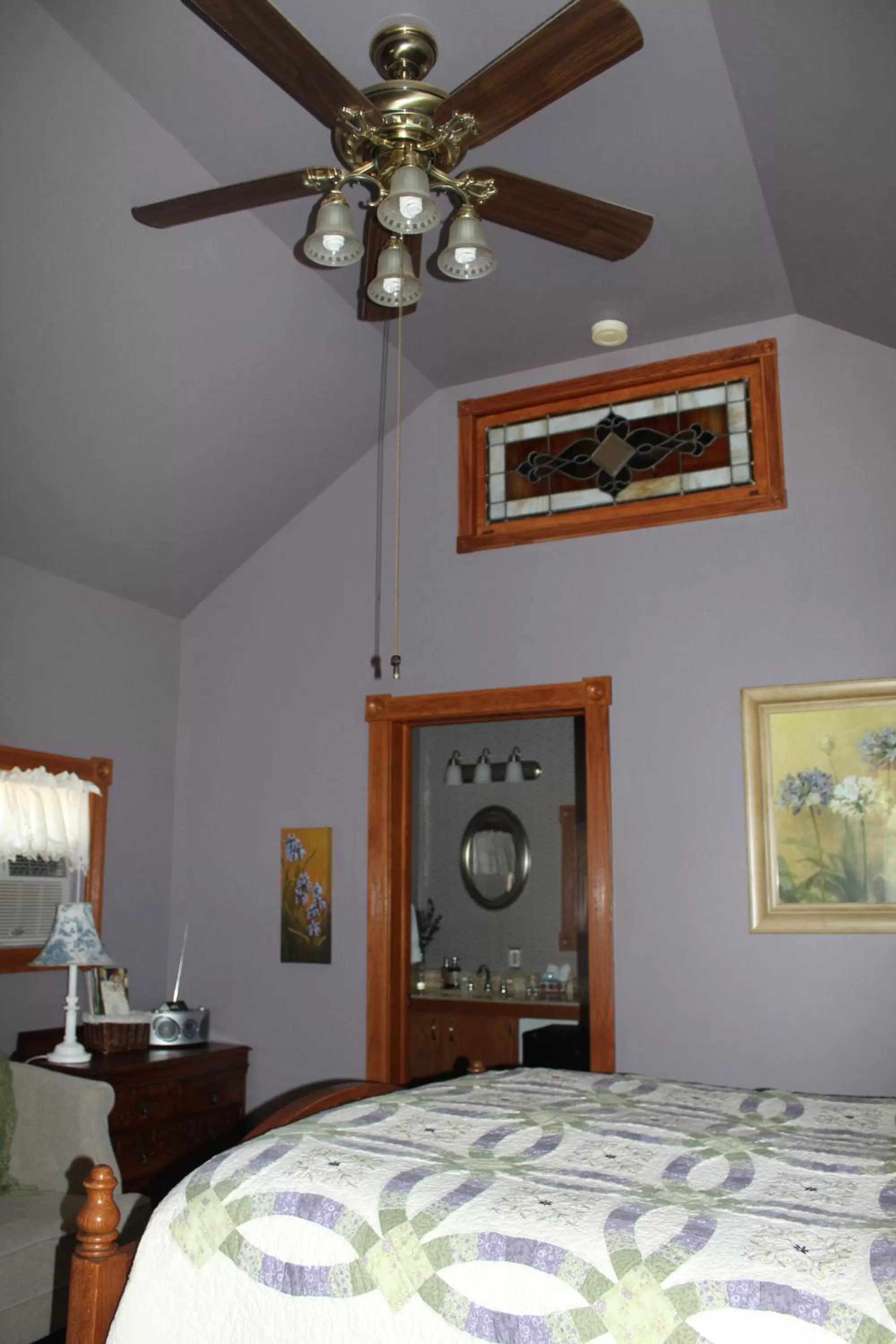 Photo of the whole room, Bed in Rock Cottage Gardens B&B