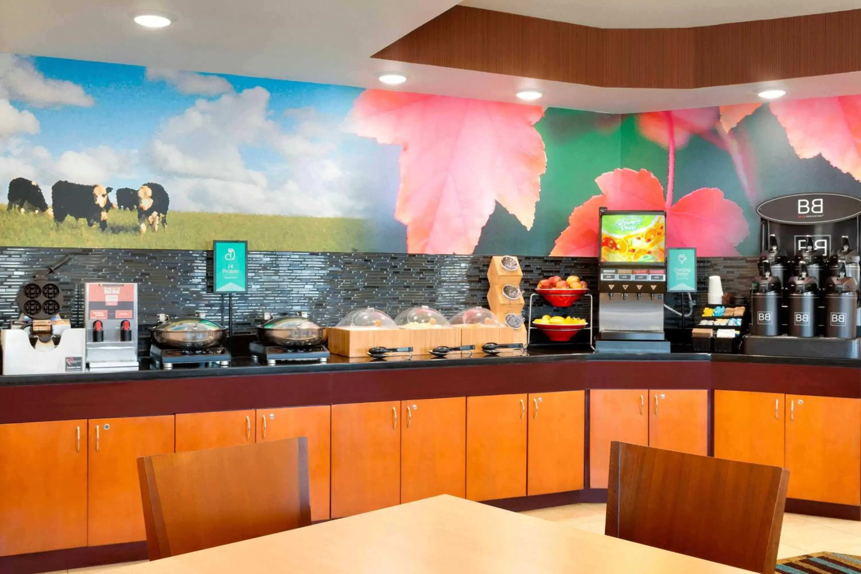 Breakfast, Restaurant/Places to Eat in Fairfield Inn & Suites Fort Worth University Drive