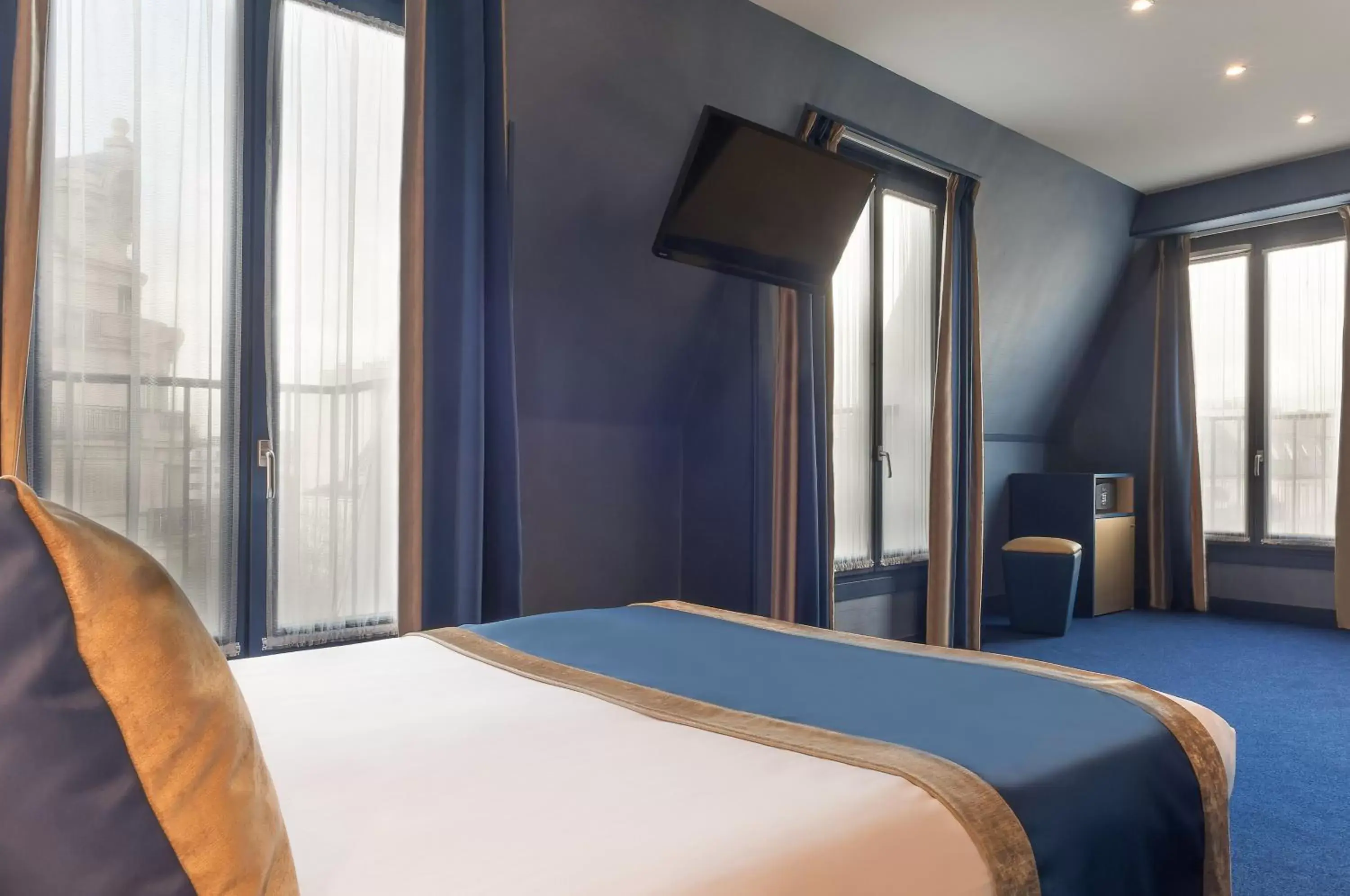 Bedroom, Bed in Trianon Gare de Lyon