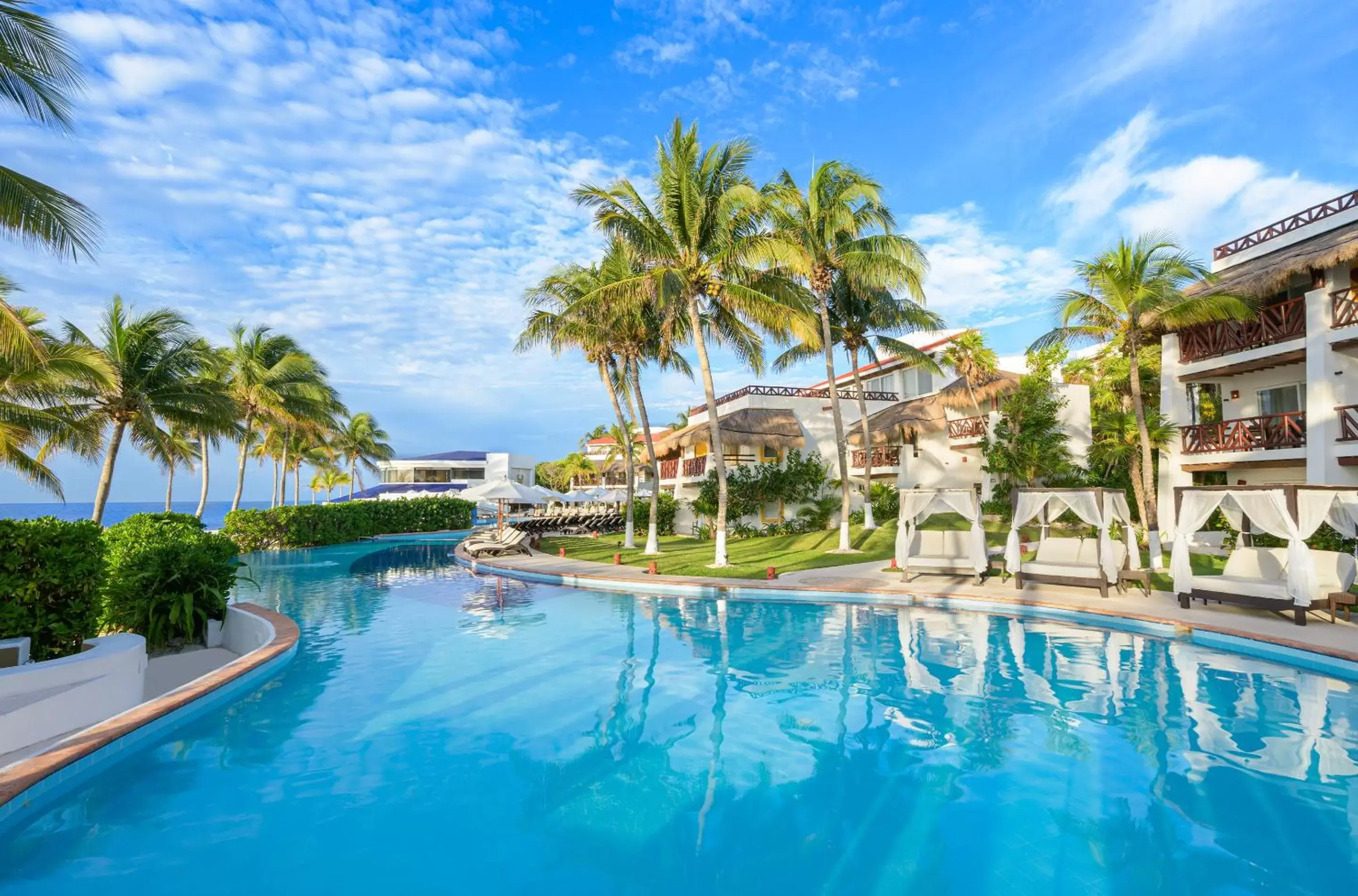 Pool view, Swimming Pool in Desire Riviera Maya Pearl Resort