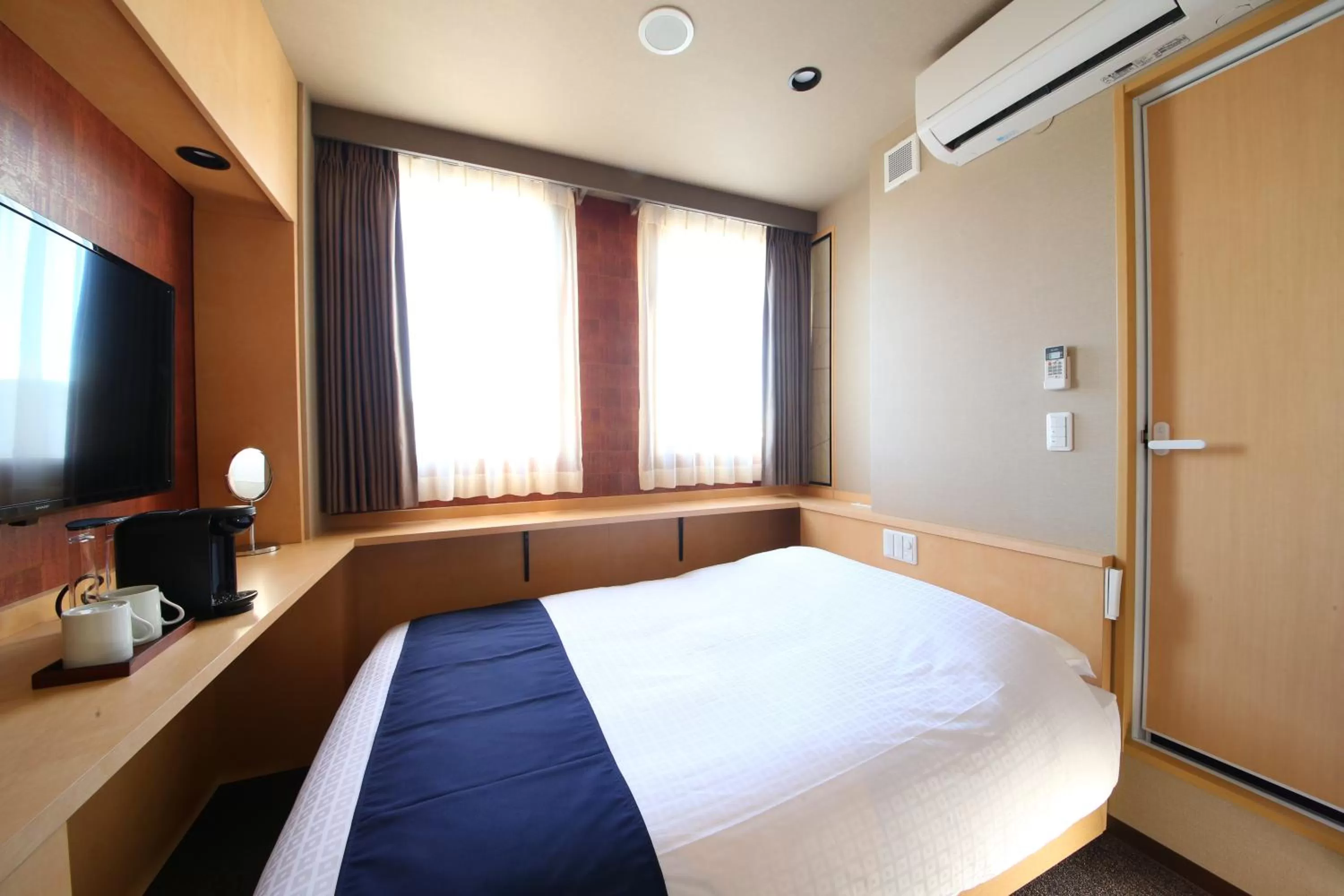 Photo of the whole room, Bed in Hotel Wing International Select Asakusa Komagata