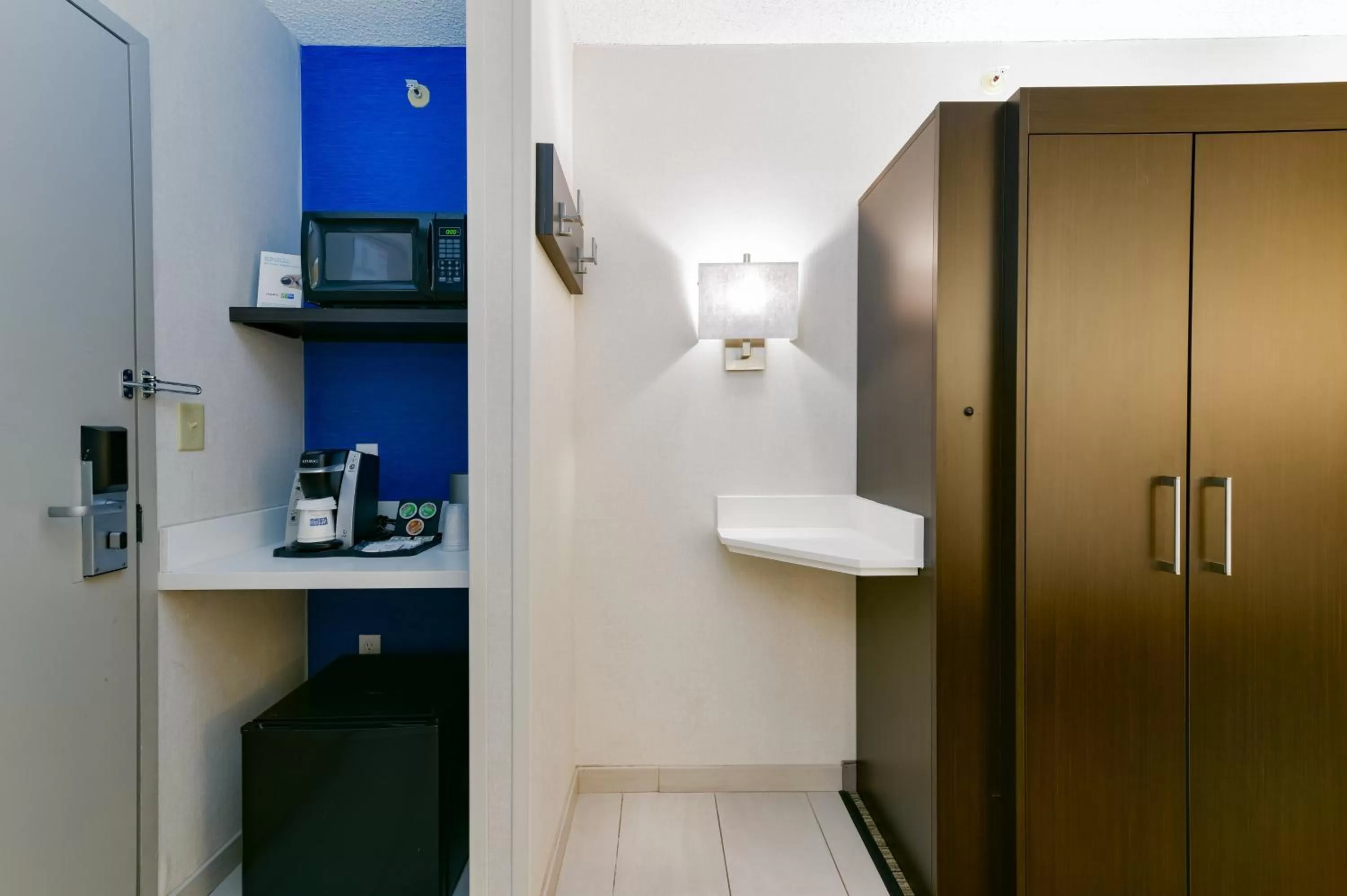 King Room with Mountain View in Holiday Inn Express Mill Valley - Sausalito Area, an IHG Hotel