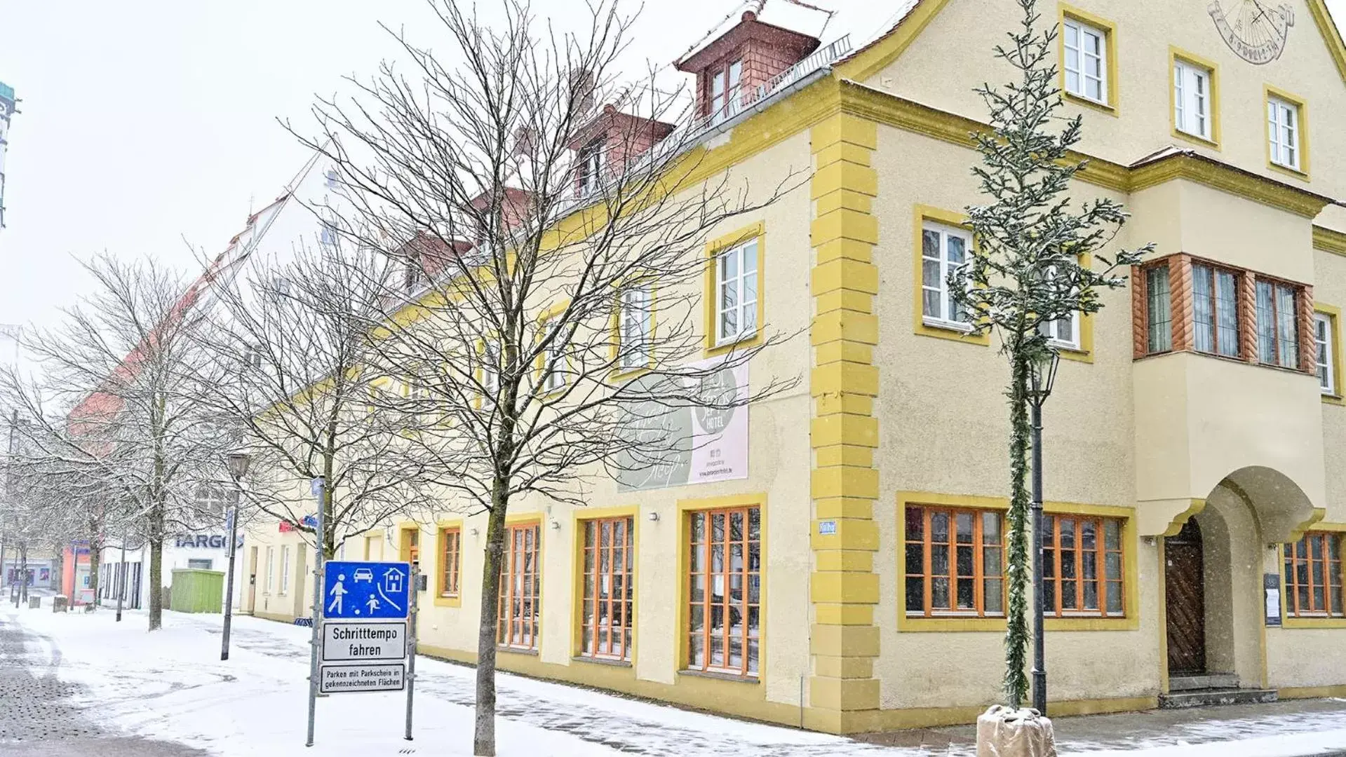 Facade/entrance, Winter in JOESEPP´S HOTEL am Hallhof