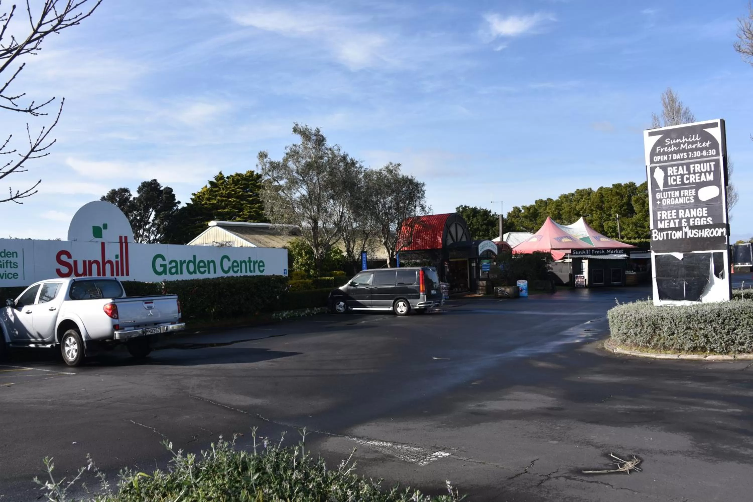 Restaurant/places to eat in Regal Residency