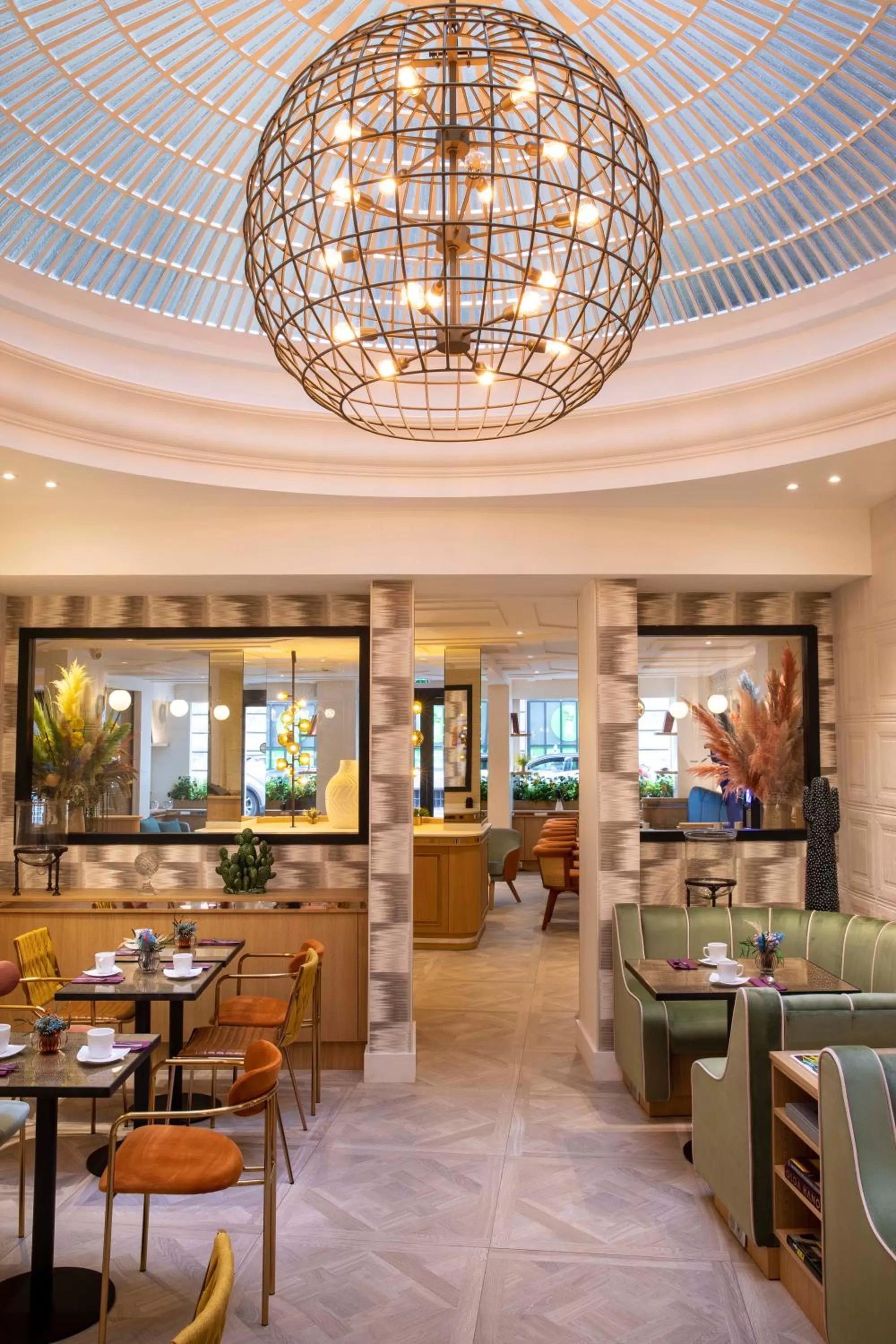 Lounge or bar in Hotel Phileas Lazare & Spa - Opera