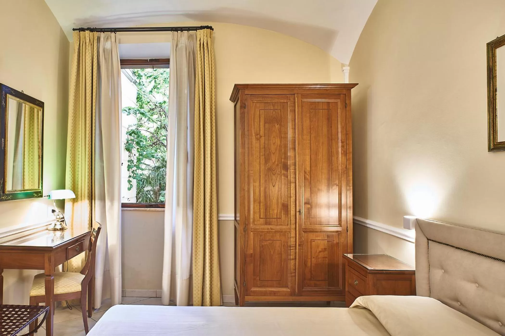 Photo of the whole room, Bed in Albergo Chiusarelli