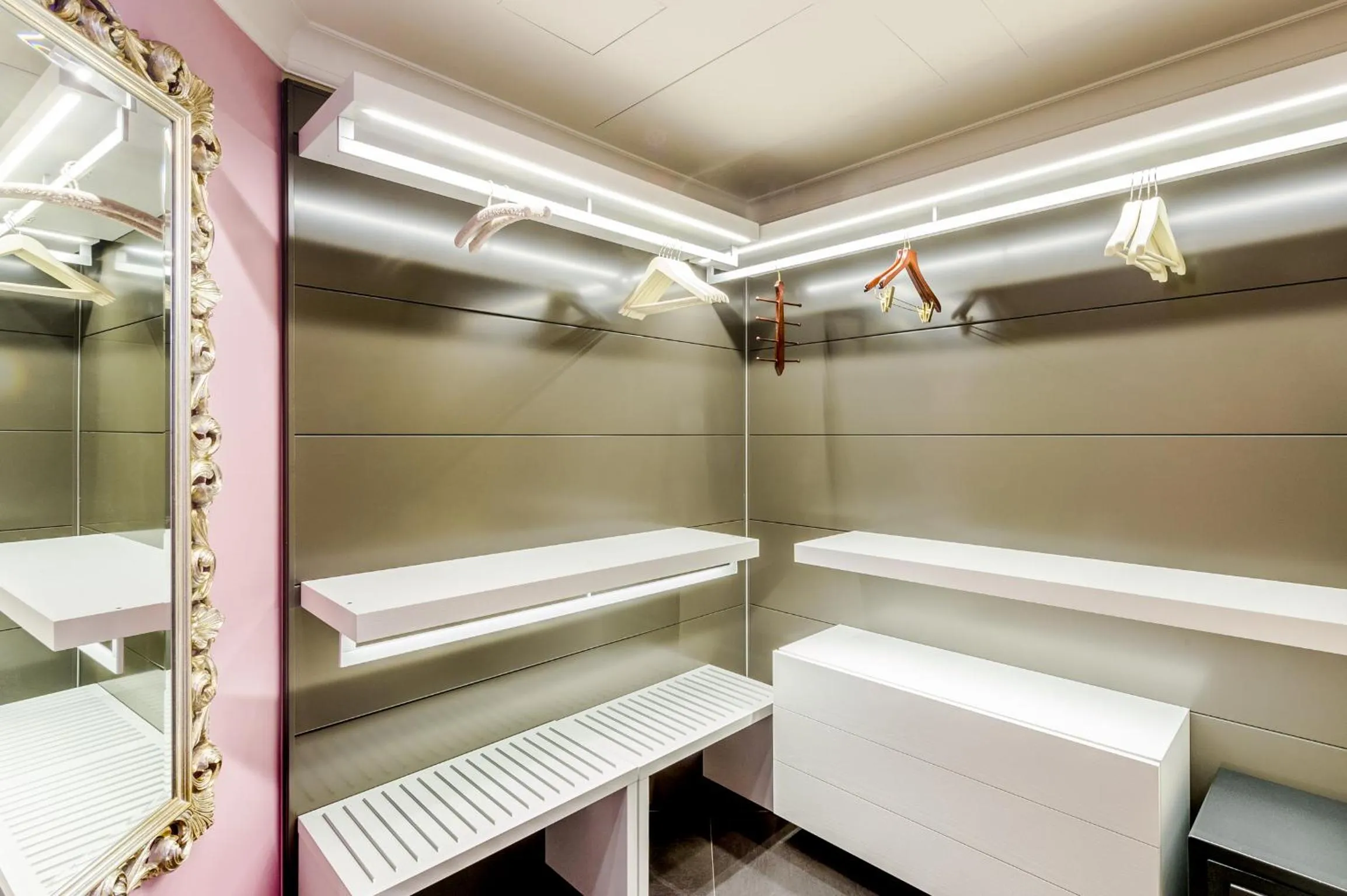 Area and facilities in Villa e Palazzo Aminta - A Leading Hotel of The World