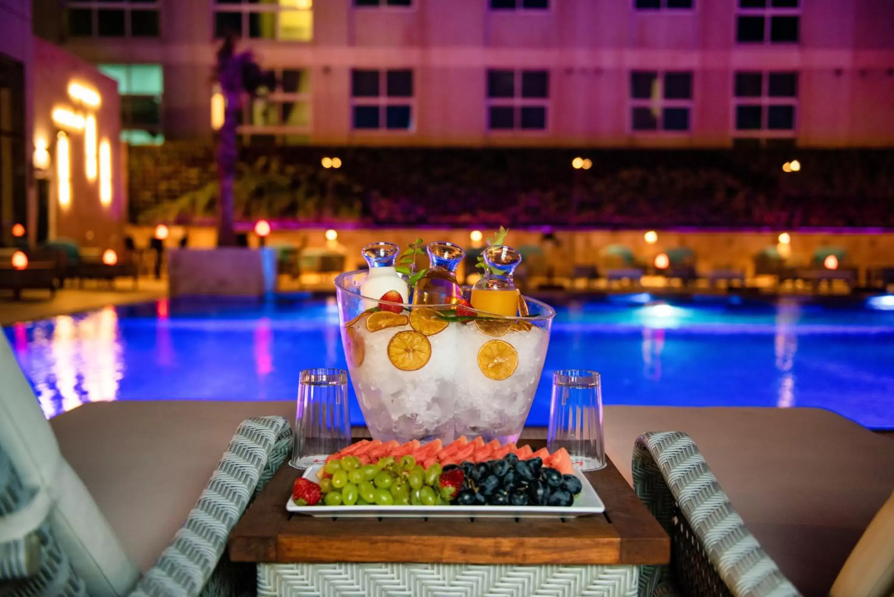 Food and drinks, Swimming Pool in Swiss-Belsuites Admiral Juffair