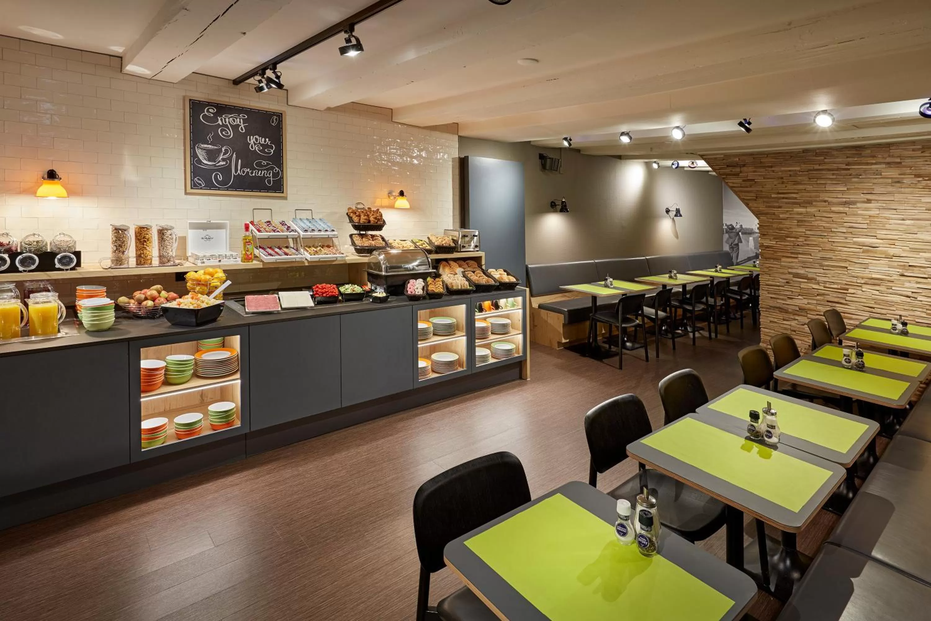 Breakfast in Nova Hotel