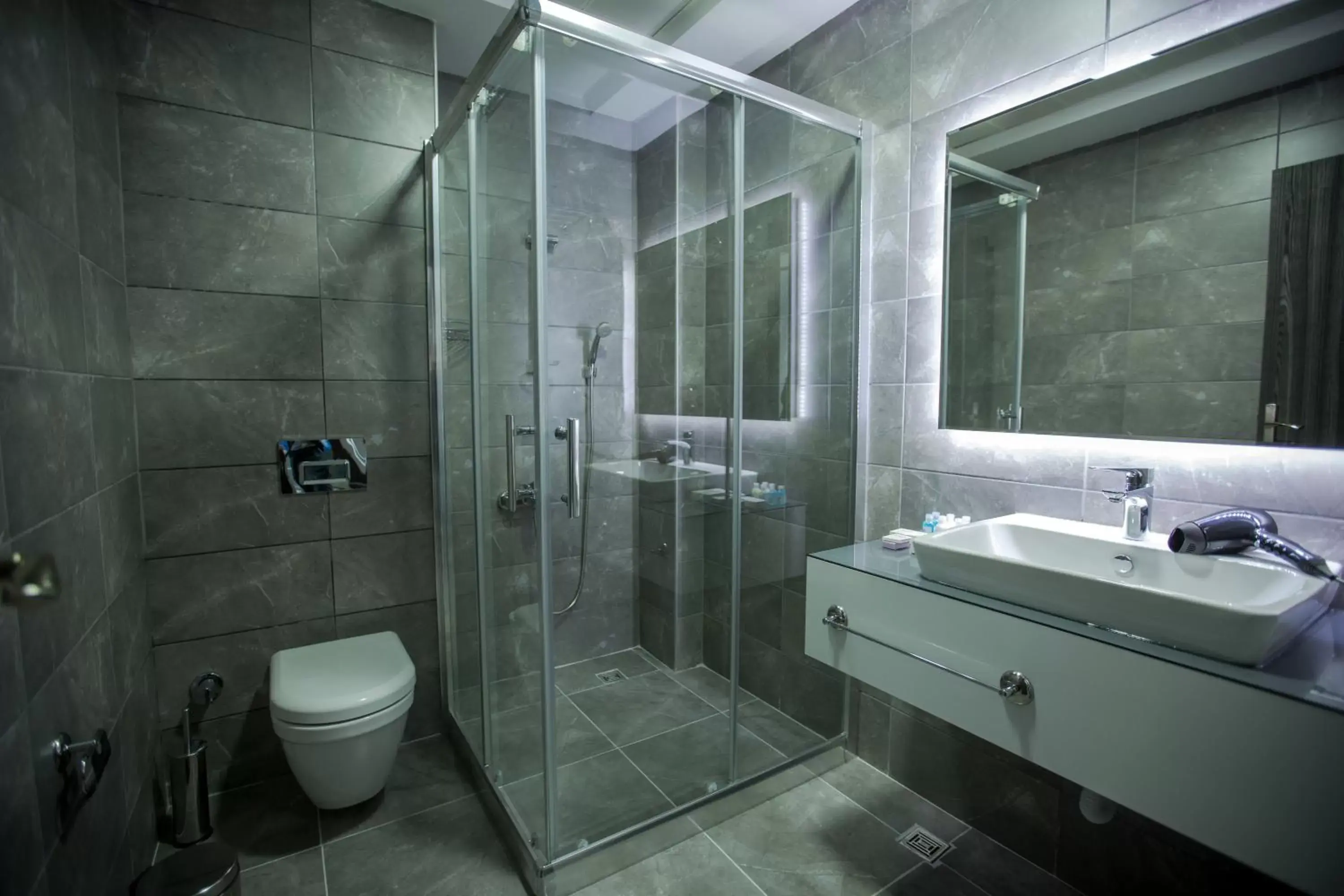 Bathroom in Cavit Duvan Prestige Hotel