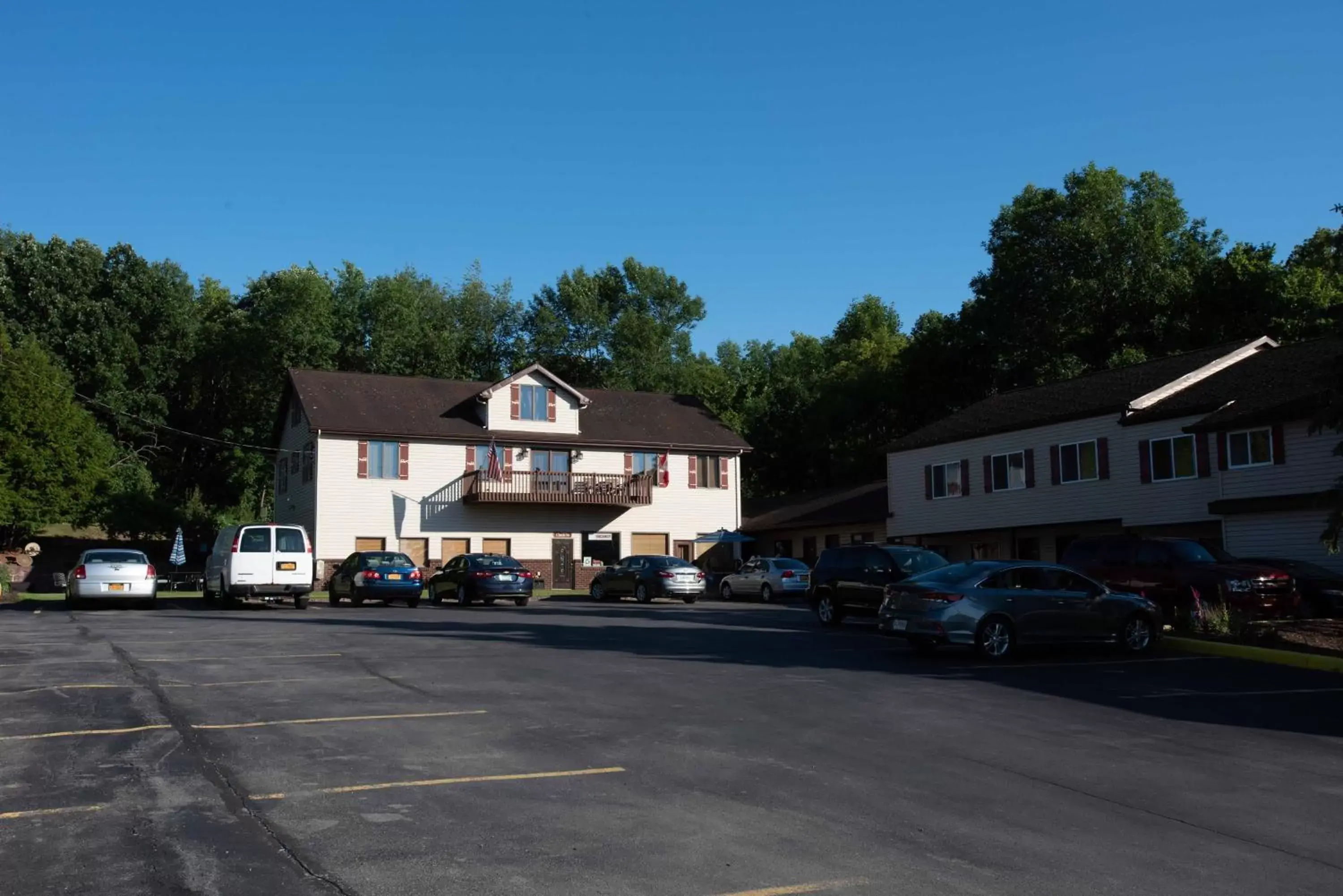 Facade/entrance, Property Building in Blue Spruce Motel