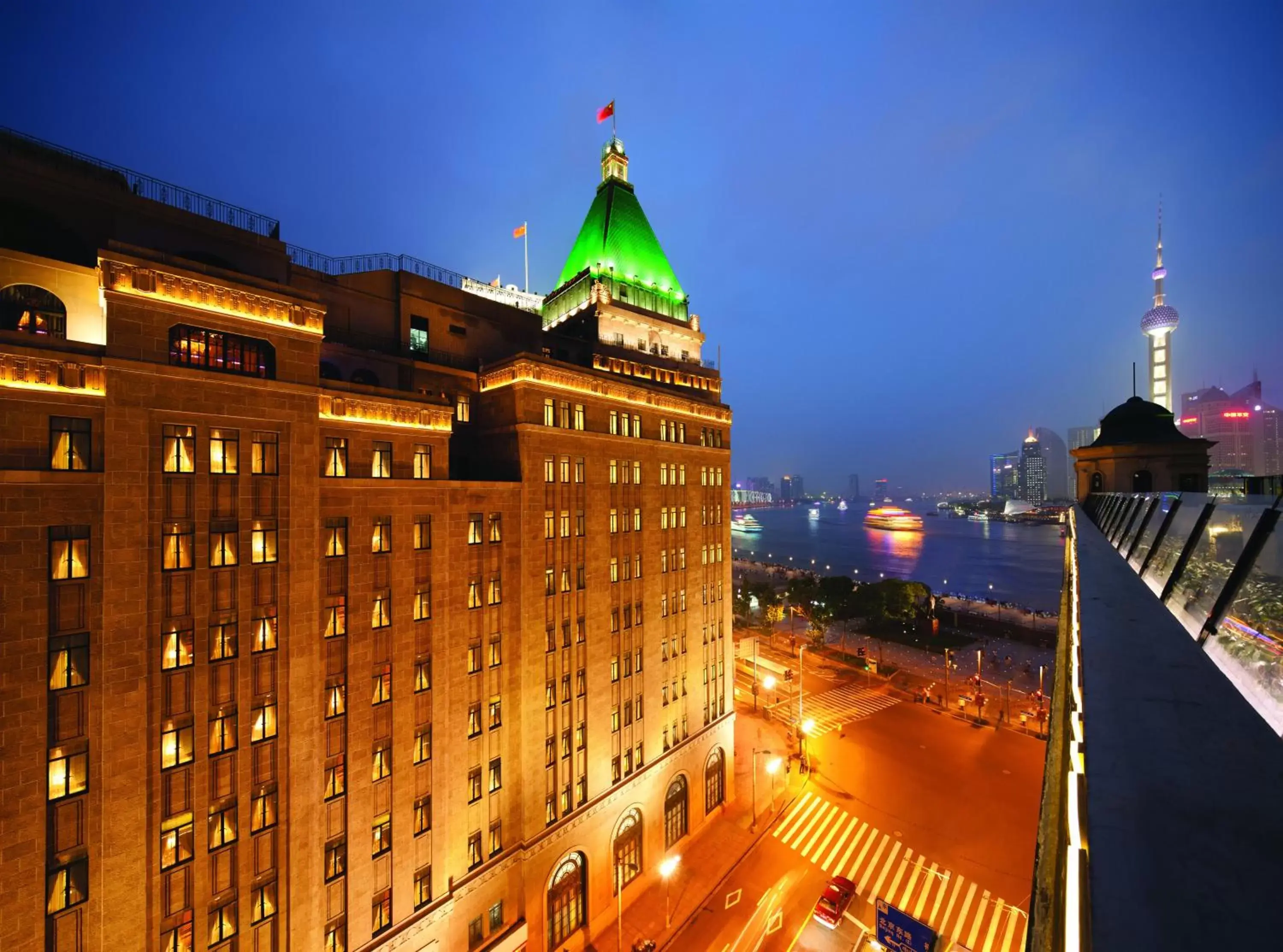 Property building in Fairmont Peace Hotel On the Bund (Start your own story with the BUND)