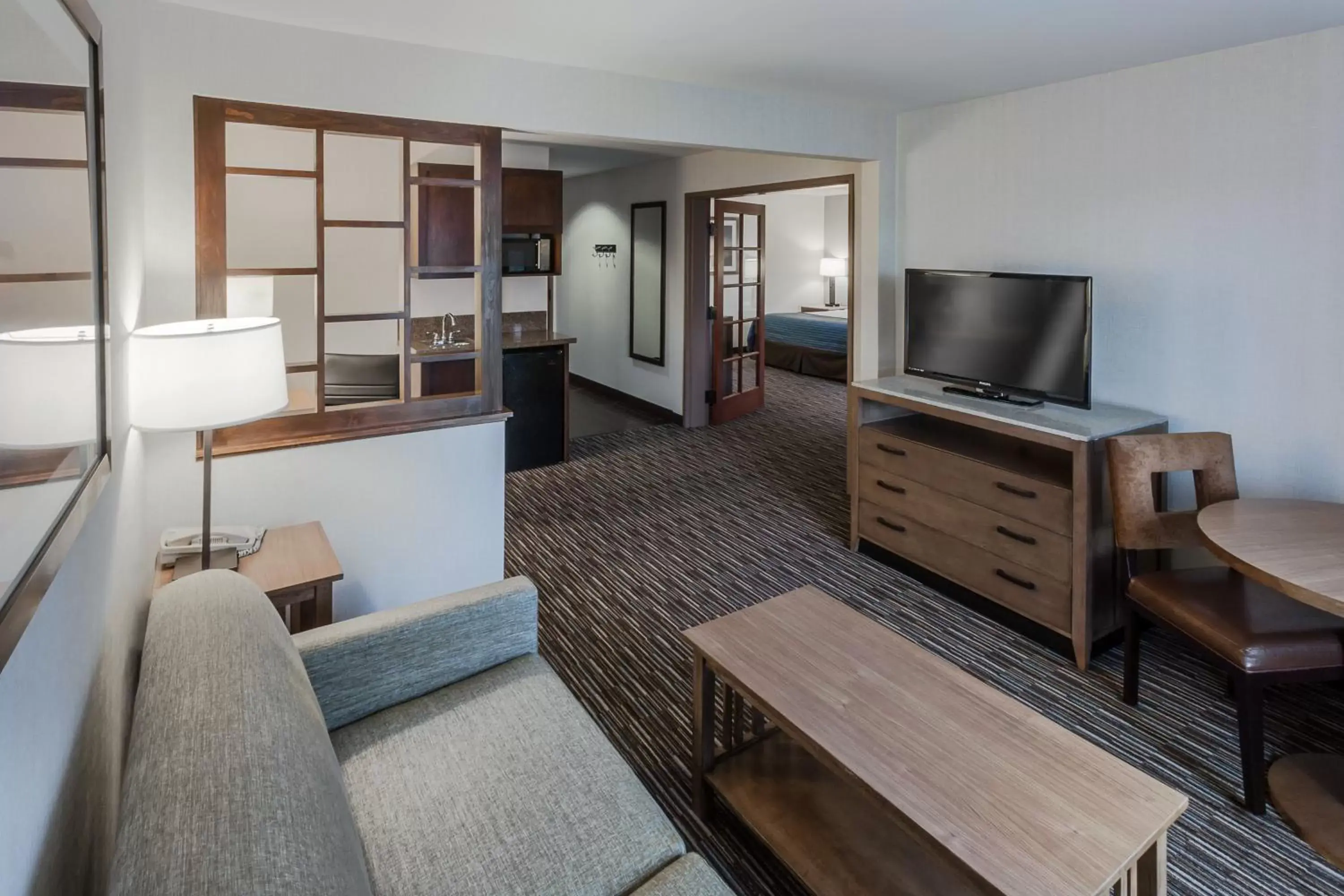 Photo of the whole room, TV/Entertainment Center in Holiday Inn Express & Suites Carpinteria, an IHG Hotel