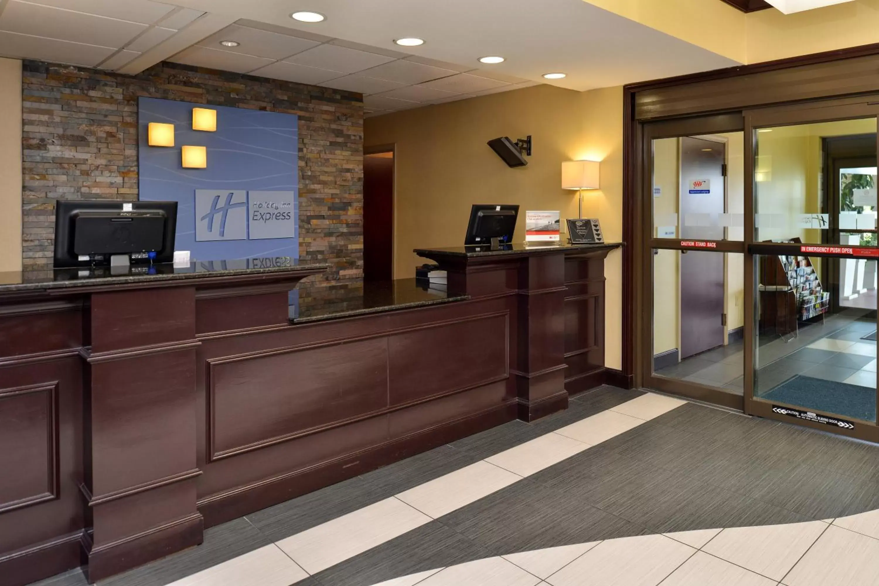Property building, Lobby/Reception in Holiday Inn Express Hotel & Suites Austin SW - Sunset Valley, an IHG Hotel